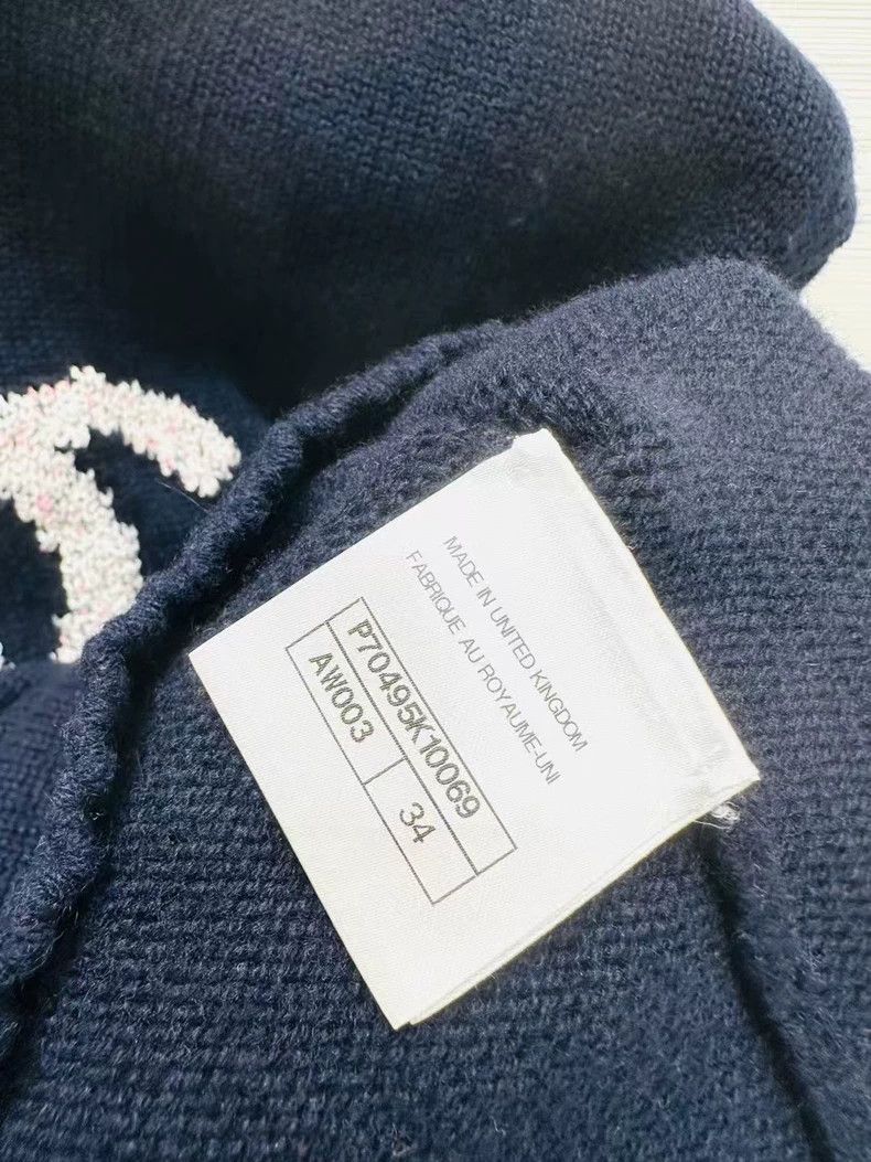 Chanel Chanel Large logo sweater Size XXS / US 00 / IT 34 - 4 Thumbnail