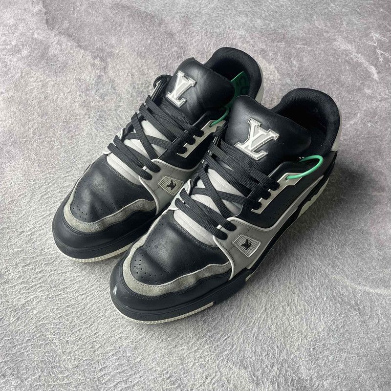 Louis Vuitton Trainer Black Leather Low Sneakers 0079