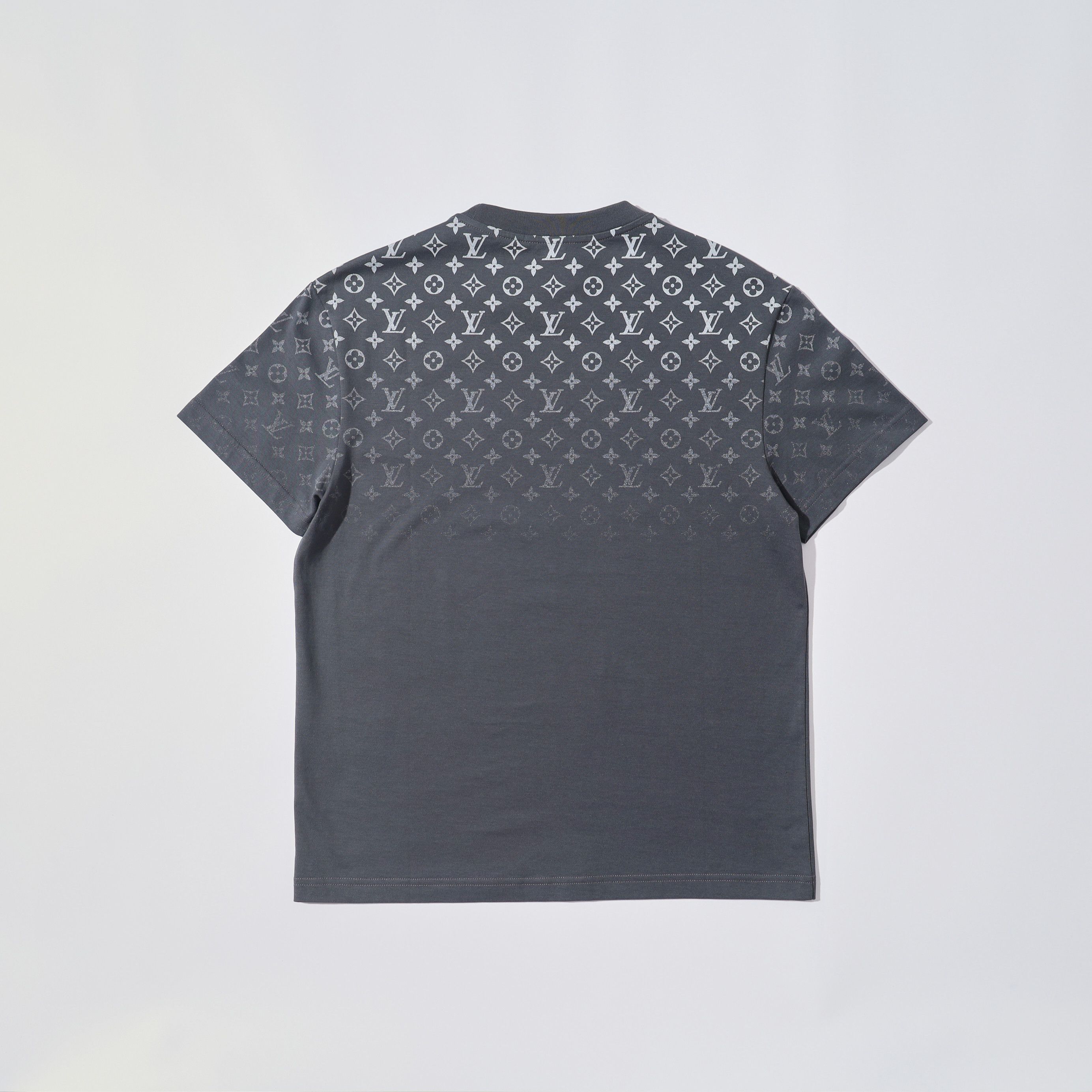 【早い者勝ち】美品LOUIS VUITTON グレーTシャツ LOUIS VUITTON (ルイヴィトン) 17SS ポケット付き スプラッシュ