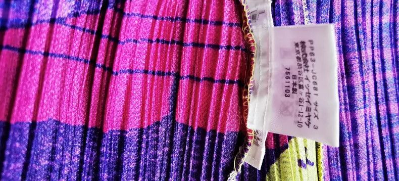 Pleats Please Issey Miyake Issey Miyake Purple Traveler zipper Size L / US 10 / IT 46 - 3 Thumbnail