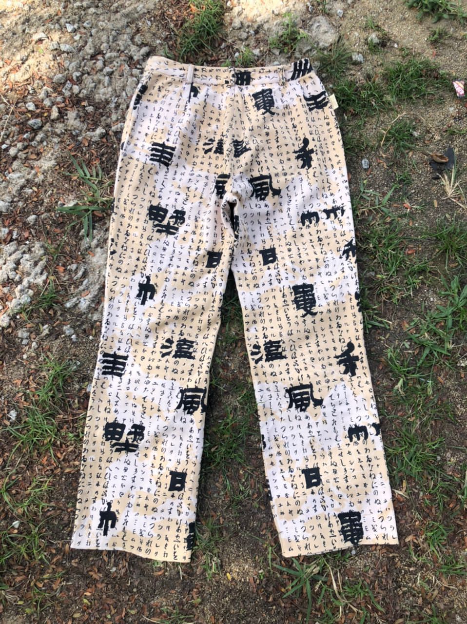 Alviero Martini × Vintage Vintage Alviero Martini FullPrint Pants Japan Art Word Size US 30 / EU 46 - 2 Thumbnail