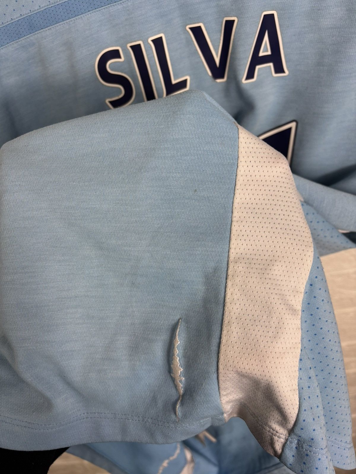 Umbro MANCHESTER CITY #21 SILVA 2011/2012 FOOTBALL SHIRT JERSEY Size US M / EU 48-50 / 2 - 17 Thumbnail