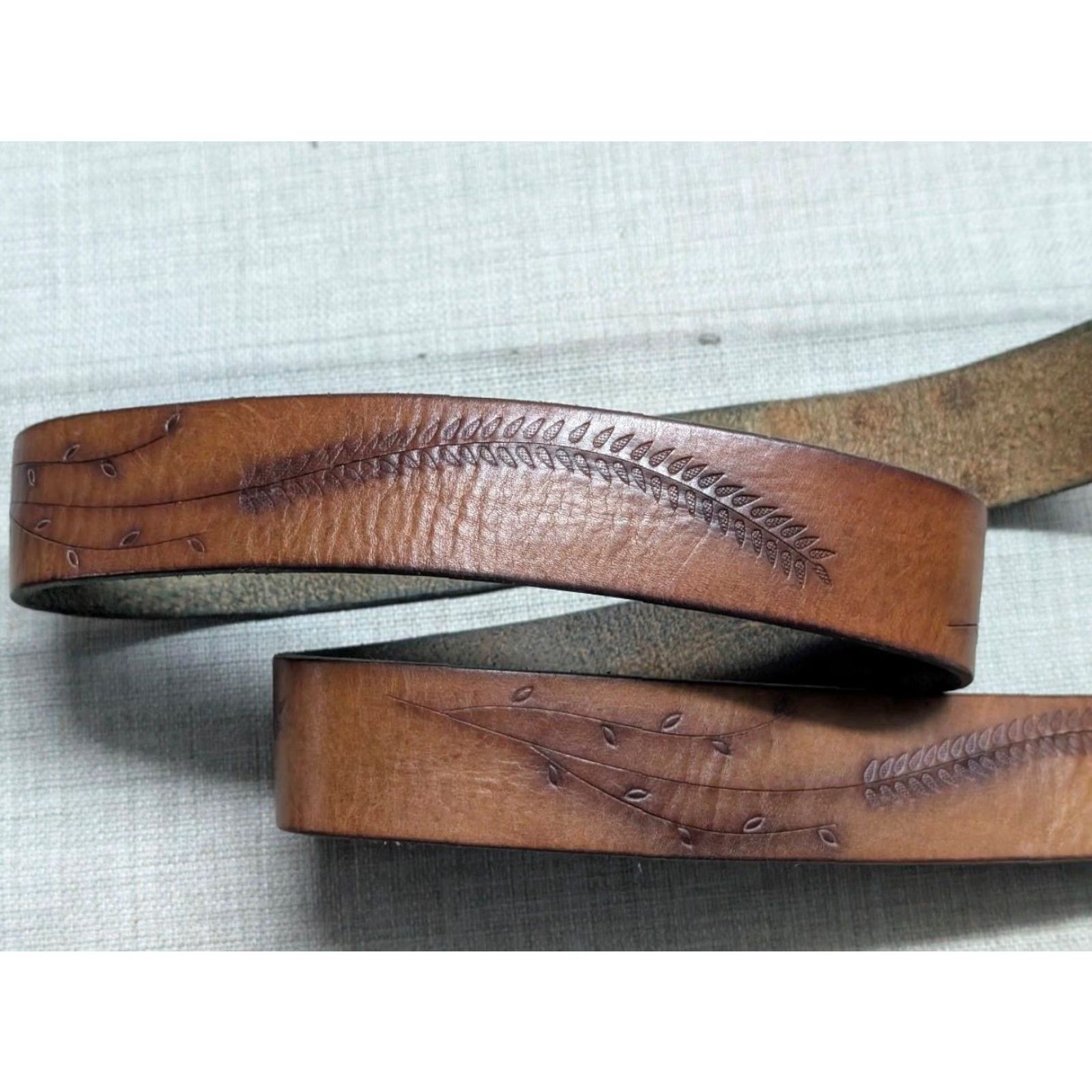 Lucky Brand VINTAGE Lucky Brand belt Western belt Tooled brown 40/41 leather cowhide buckle western Mens belt 1-5/8" width Size 40 - 4 Thumbnail