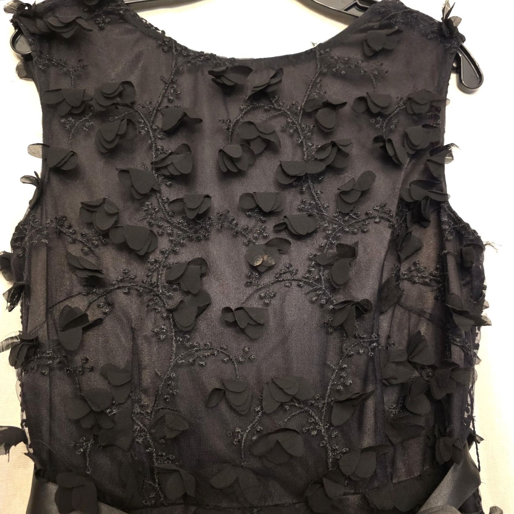 Vintage Tahari-Levine Studio Dress Womens 10 Black Tulle 3D Floral Beaded Belted Midi Size L / US 10 / IT 46 - 2 Thumbnail