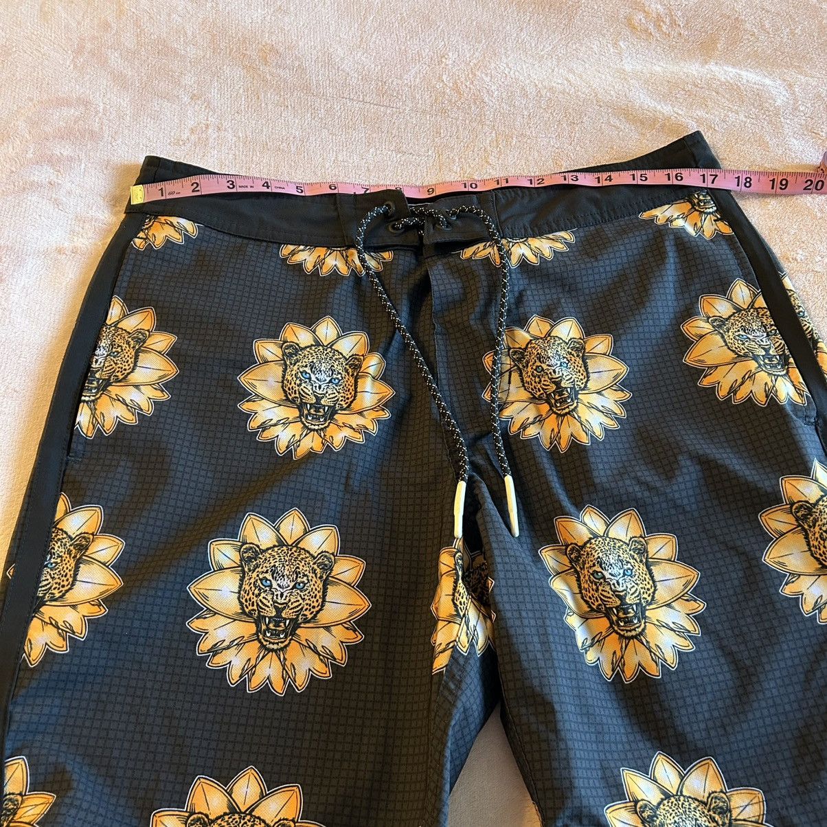 Other Lost black board surf shorts leopard flower print size 32 Size US 32 / EU 48 - 8 Thumbnail