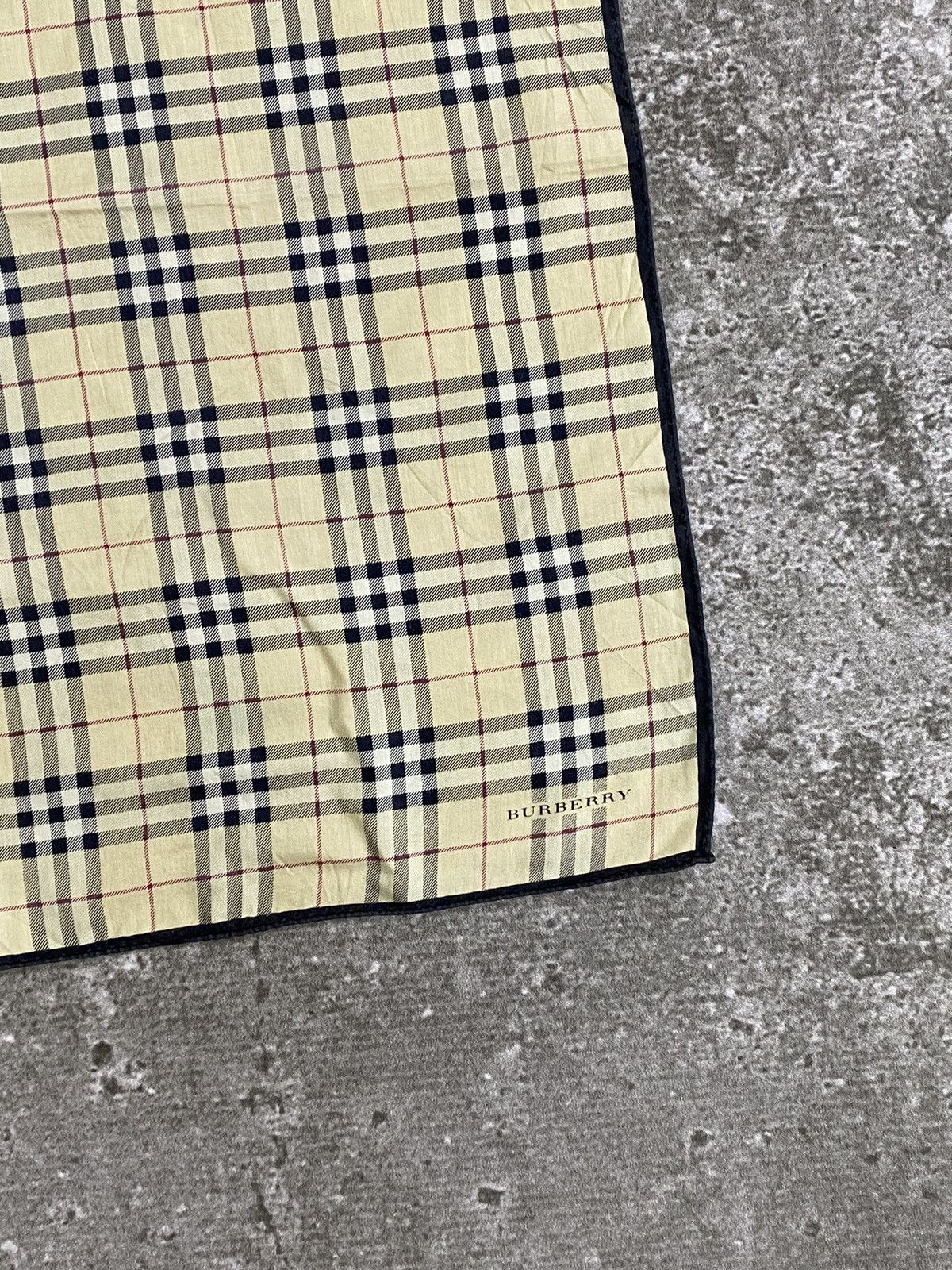 Burberry Burberry Handkerchief / Bandana / Neckerchief Size ONE SIZE - 4 Thumbnail