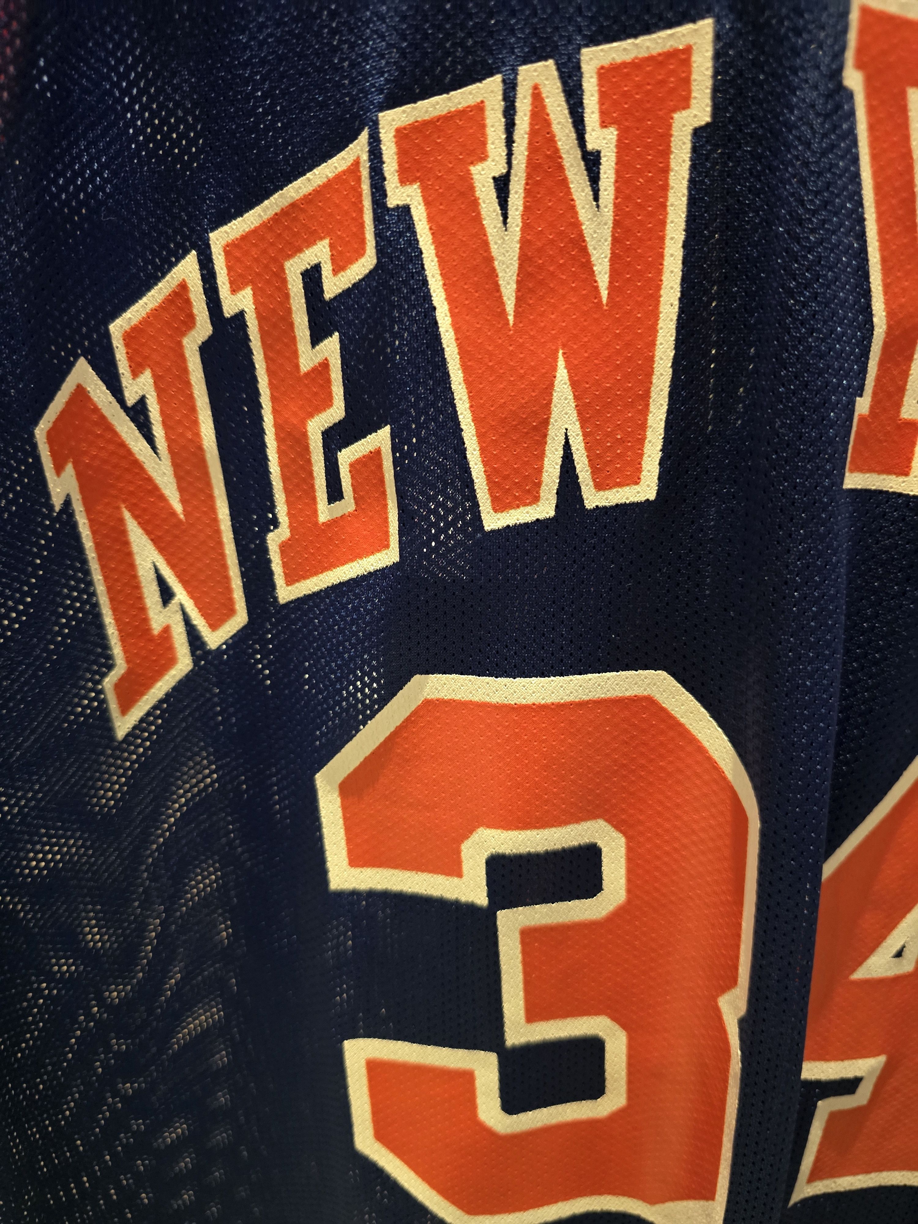 Champion Charles Oakley 1991 Authentic Champion jersey Size US M / EU 48-50 / 2 - 6 Thumbnail
