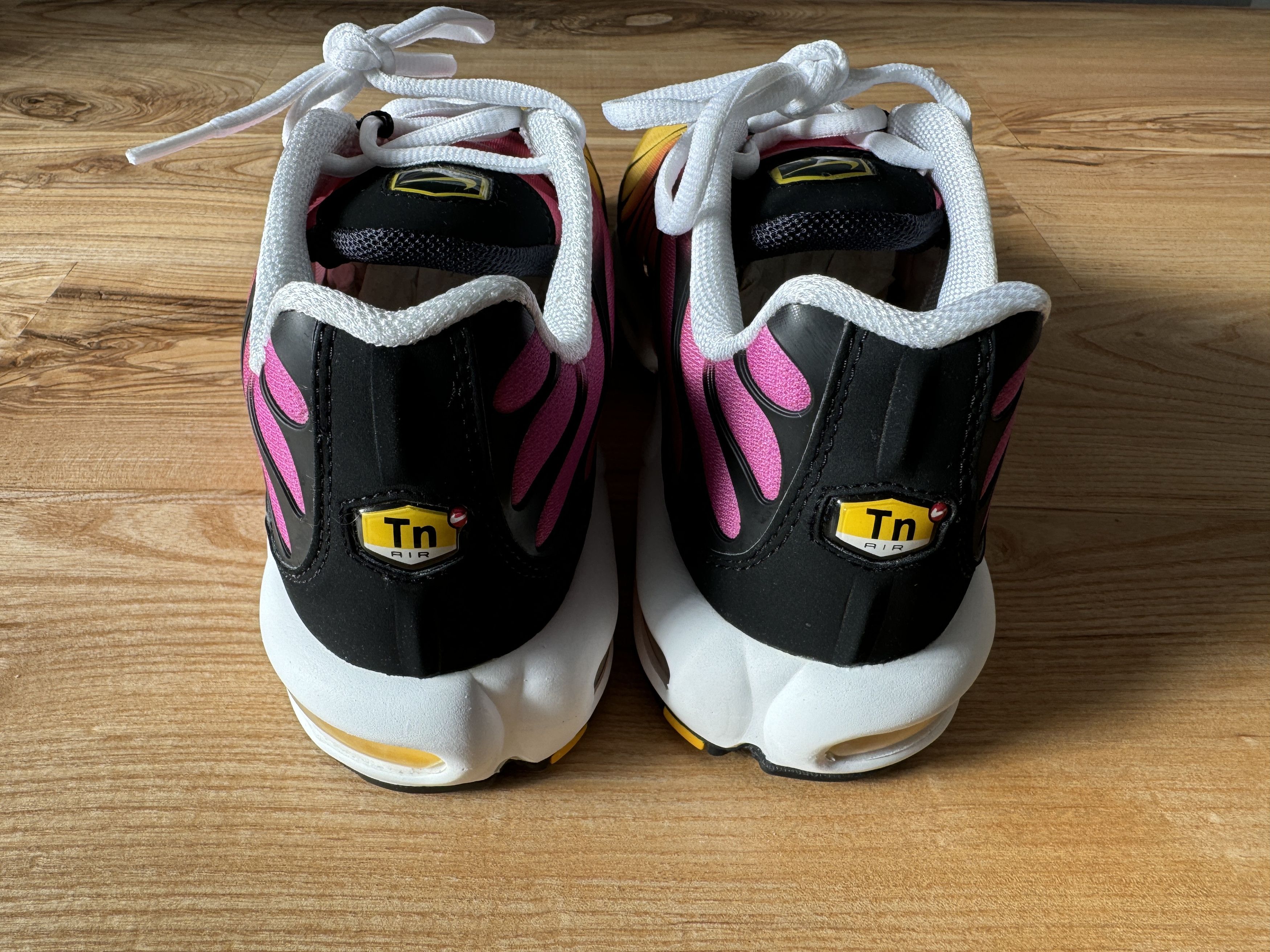 Nike Air Max Plus Tn Raspberry Yellow Pink Gradient Size US 9.5 / EU 42-43 - 6 Thumbnail
