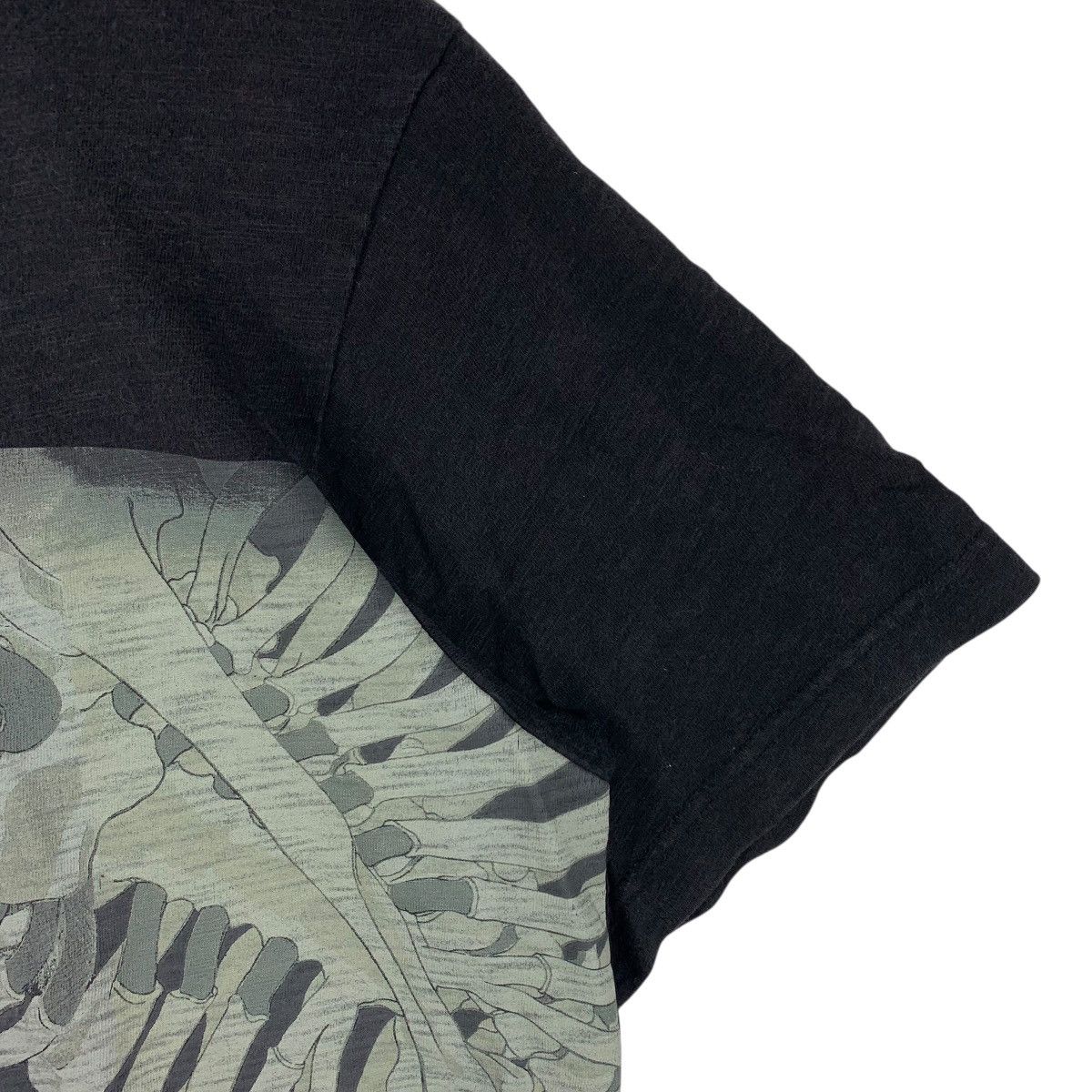 Uniqlo UniqloUT x MFA Boston Takiyasha Skeleton Spectre Graphic Tee Size US XL / EU 56 / 4 - 7 Thumbnail