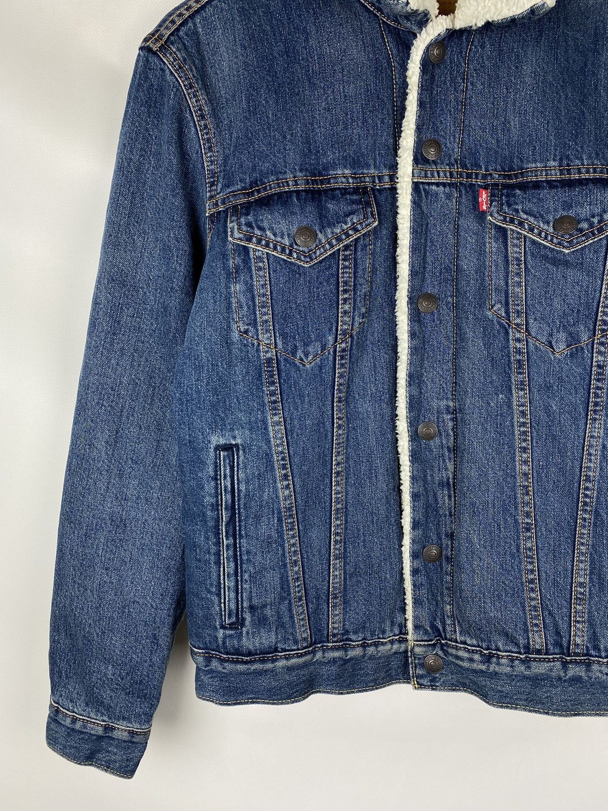 Levi's Levis Premium men’s Sherpa lined denim trucker jacket Size US S / EU 44-46 / 1 - 7 Thumbnail
