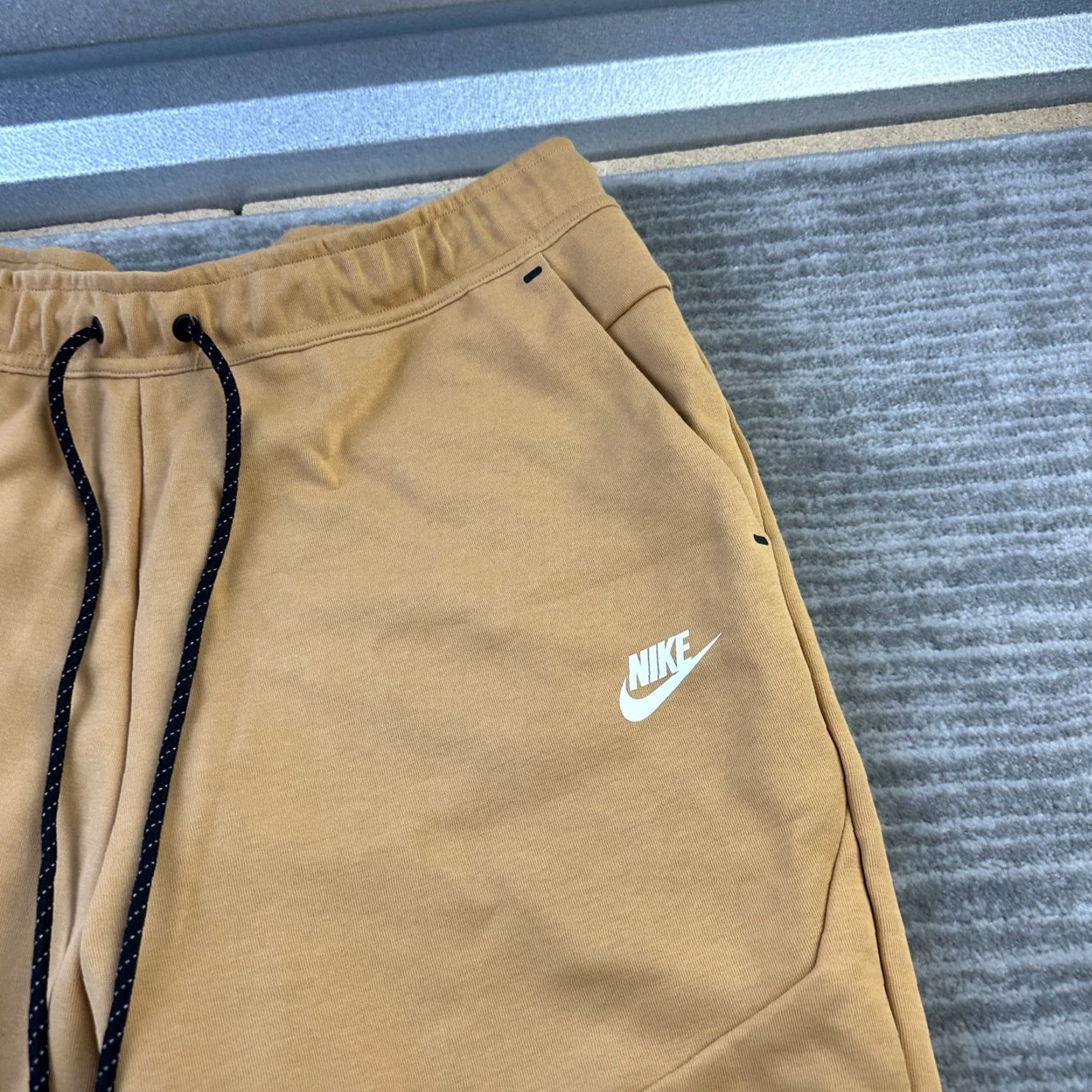 Nike Nike Tech Fleece Pants Mens XL Beige Tan Khaki Jogger Sweatpants Size US 36 / EU 52 - 4 Thumbnail