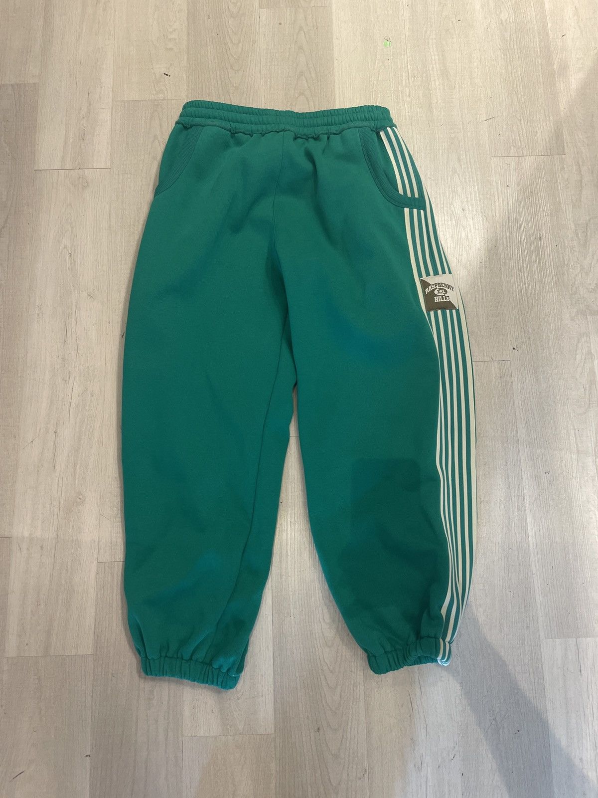 The GV Gallery The GVGallery Raspberry Hills Lil Leon Scrunch Sweatpants Size US 32 / EU 48 - 1 Thumbnail