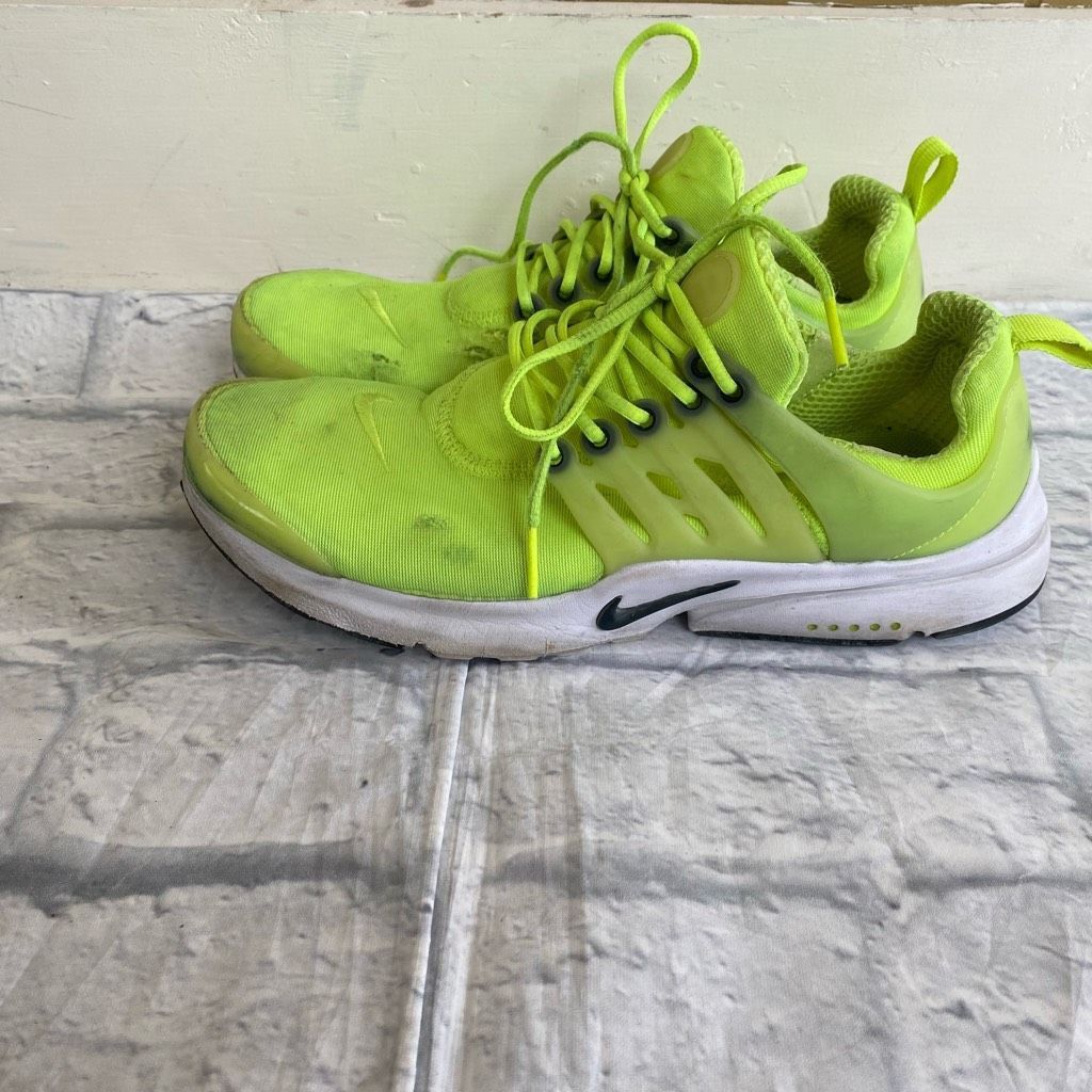 Nike Nike Air Presto men 7 tie up low top athletic shoes neon yellow/green Size US 7 / EU 40 - 1 Thumbnail
