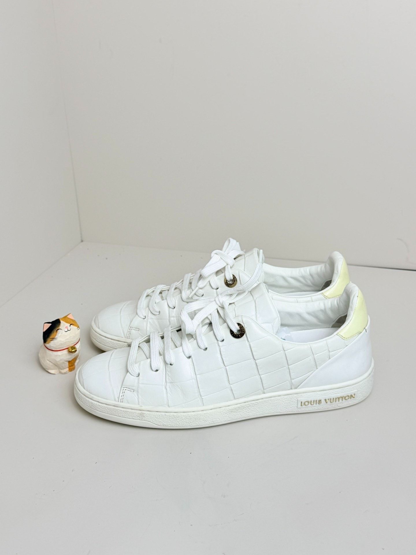 Louis Vuitton Louis Vuitton Casual White Lowtop Sneakers us_6-5 Women Size US 6.5 / IT 36.5 - 1 Thumbnail