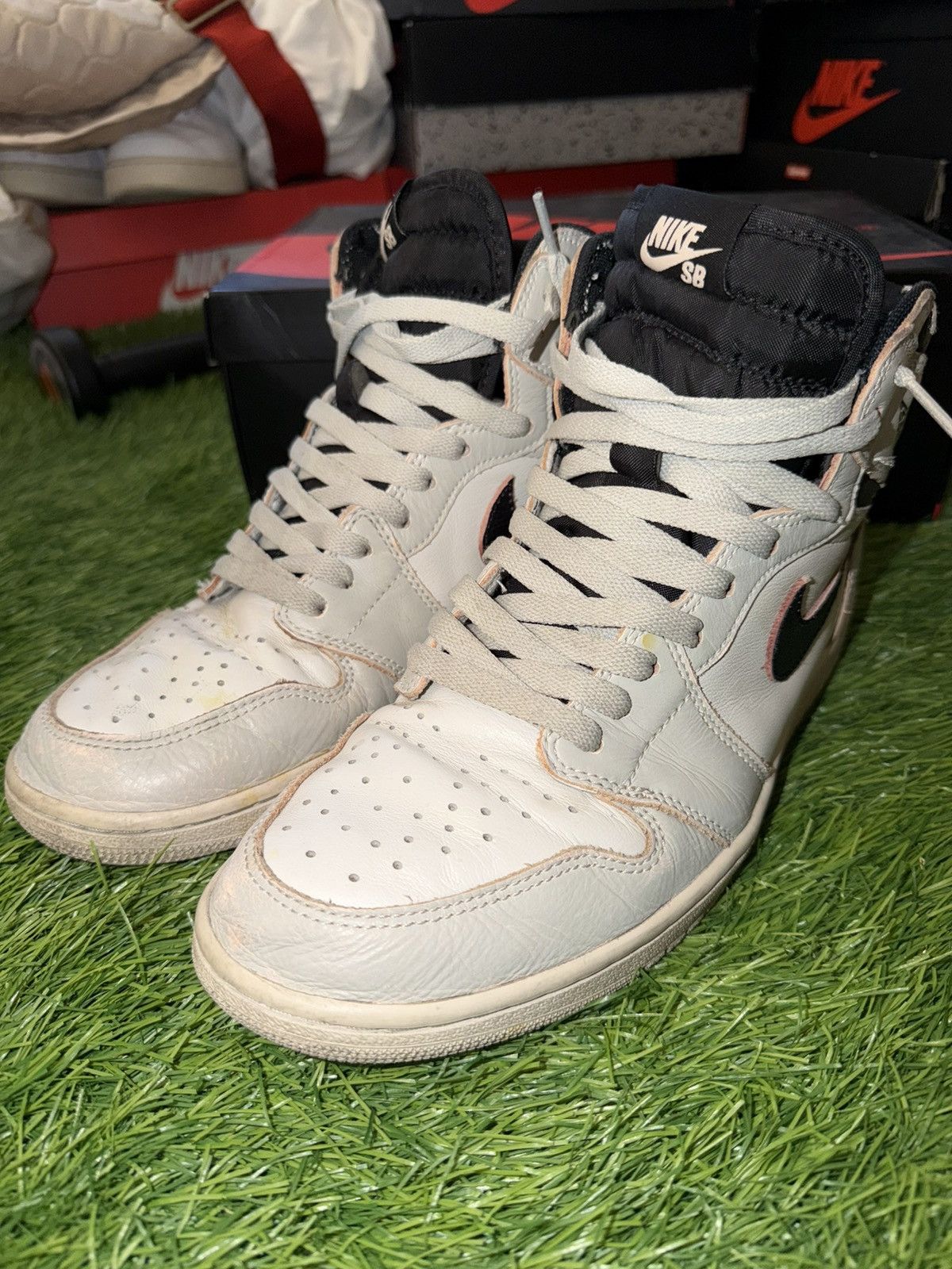 Jordan Brand Nike Air Jordan 1 Retro "NYC To Paris" Light Bone CD6578-006 Size US 10.5 / EU 43-44 - 2 Thumbnail