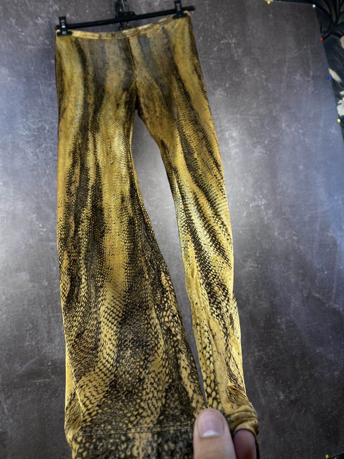 If Six Was Nine × Just Cavalli × Vintage Roberto Just Cavalli Women Snake Print Flared Jeans Pants Size 30" / US 8 / IT 44 - 4 Thumbnail