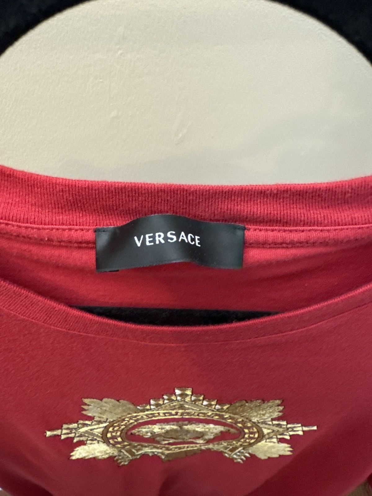 Versace Versace Red/Gold Embroidered Crest Logo T Shirt Size US XXL / EU 58 / 5 - 6 Thumbnail