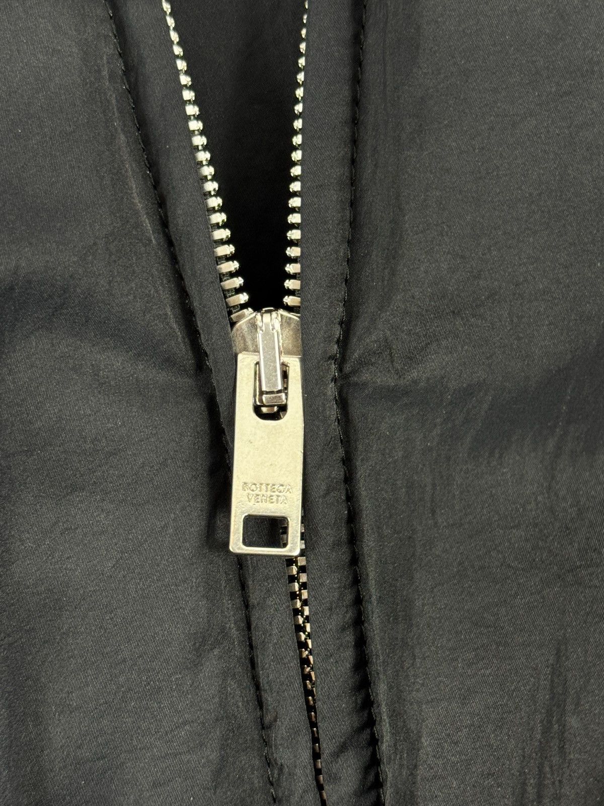Bottega Veneta OVERSIZED TECH NYLON PUFFER JACKET WITH REMOVABLE COLLAR Size L / US 10 / IT 46 - 4 Thumbnail