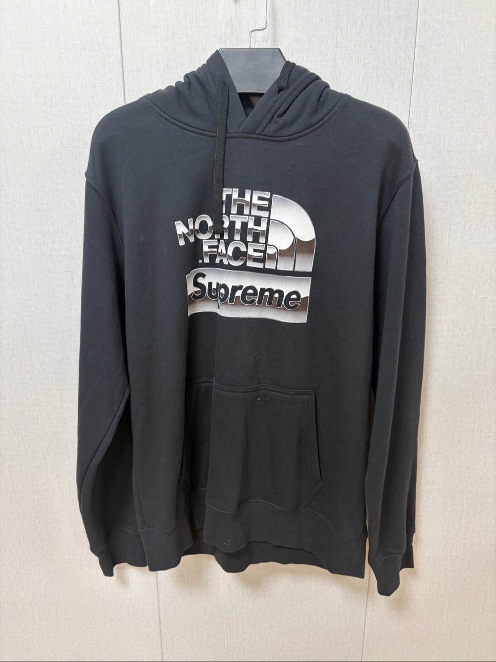 Supreme Supreme x The North Face Metallic Logo Hoodie Size M Size US M / EU 48-50 / 2 - 1 Thumbnail