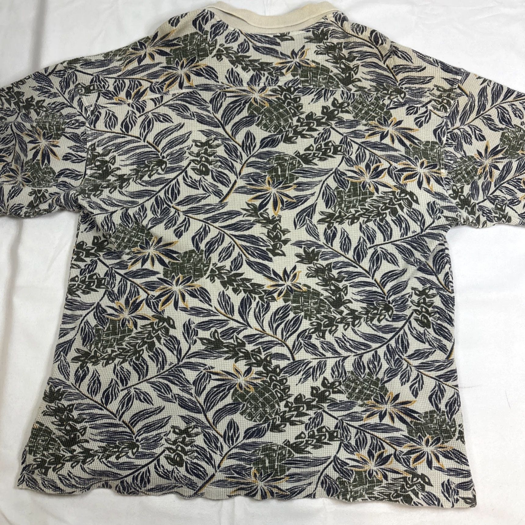 Tommy Bahama VINTAGE Tommy Bahama Polo Men’s XL Green Floral Leaf Pattern Waffle Shirt Mens XL Green Floral Leaf pattern Polo Size US XL / EU 56 / 4 - 5 Thumbnail