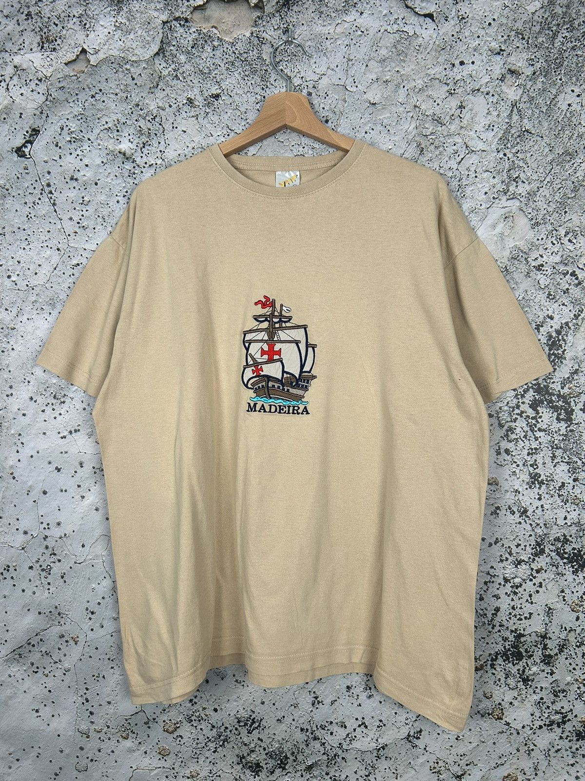 Vintage Vintage Madeira Embroidered Logo Boxy Graphic Tee 90s Size US XXL / EU 58 / 5 - 1 Thumbnail
