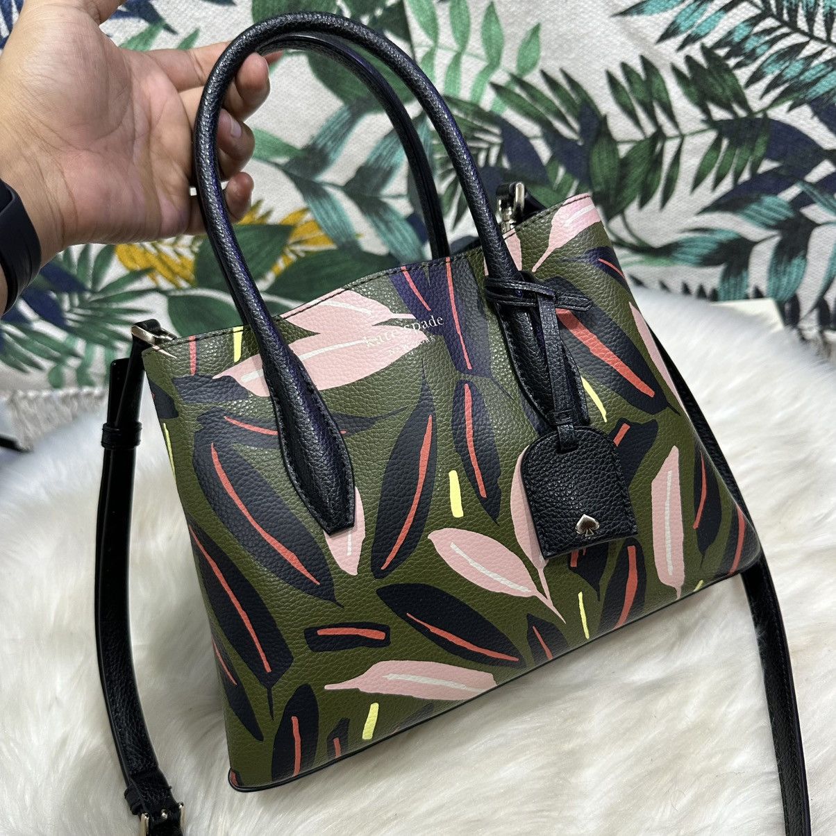 Kate Spade Authentic KATE SPADE Floral 2Way Handbag/ Shoulder Bag Size ONE SIZE - 2 Thumbnail