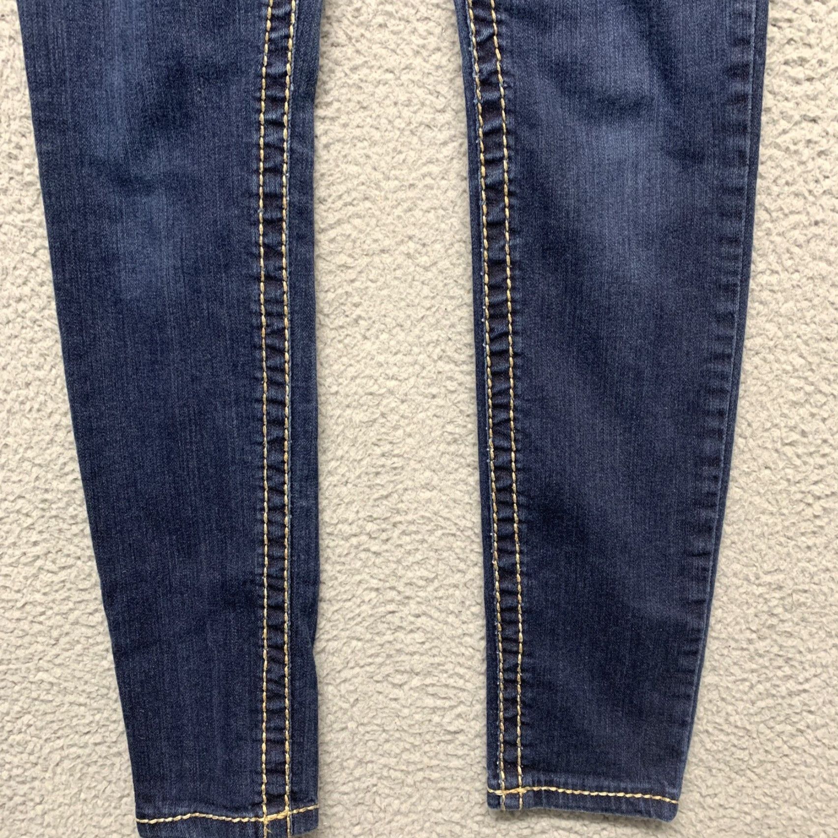 Silver Jeans Co. Silver Jeans Juniors Jeans Slim 27x31 Blue Denim 5-Pocket Gem Accents Thick Gold Stitching Womens/Teens Size 27" / US 4 / IT 40 - 3 Thumbnail
