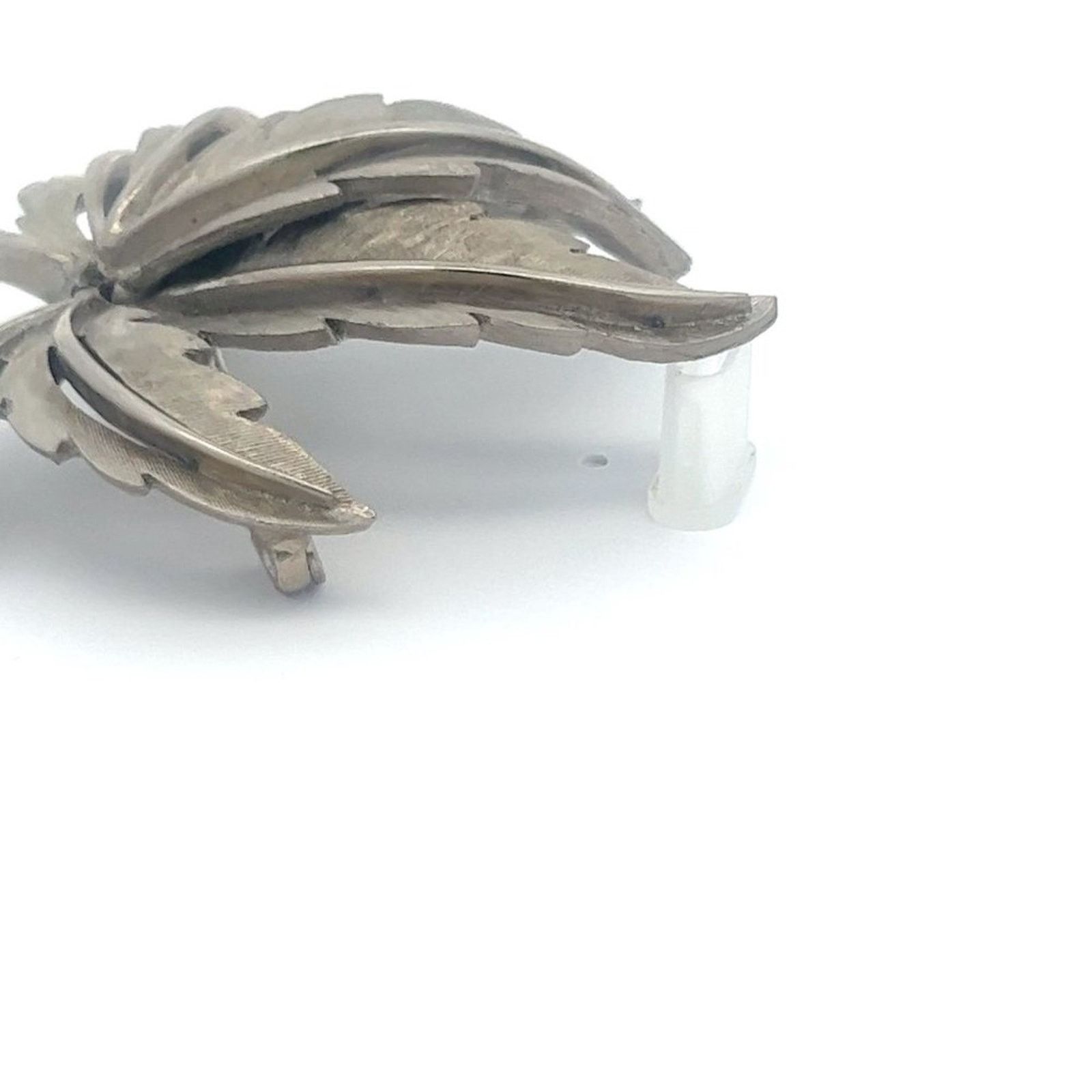 & Other Stories Vintage Signed JJ (Jonette Company) Silver Toned Leaf Brooch Size ONE SIZE - 5 Thumbnail