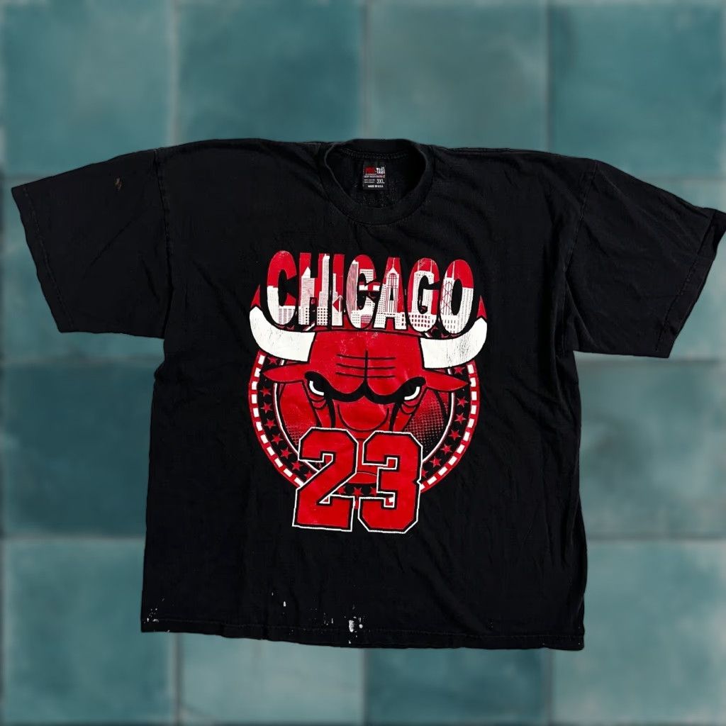 NBA VINTAGE Chicago Bulls 23 Spellout Skyline T Shirt Pro Tag 3XL Black Mens NBA USA Jordan 90s Shirt Size US XXL / EU 58 / 5 - 1 Thumbnail