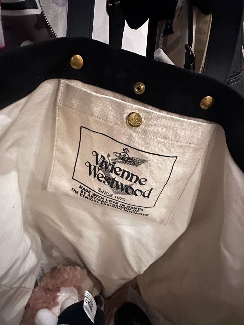 Vivienne Westwood Vivienne Westwood size os Saturn Logo fastened with a butto Size ONE SIZE - 1 Thumbnail