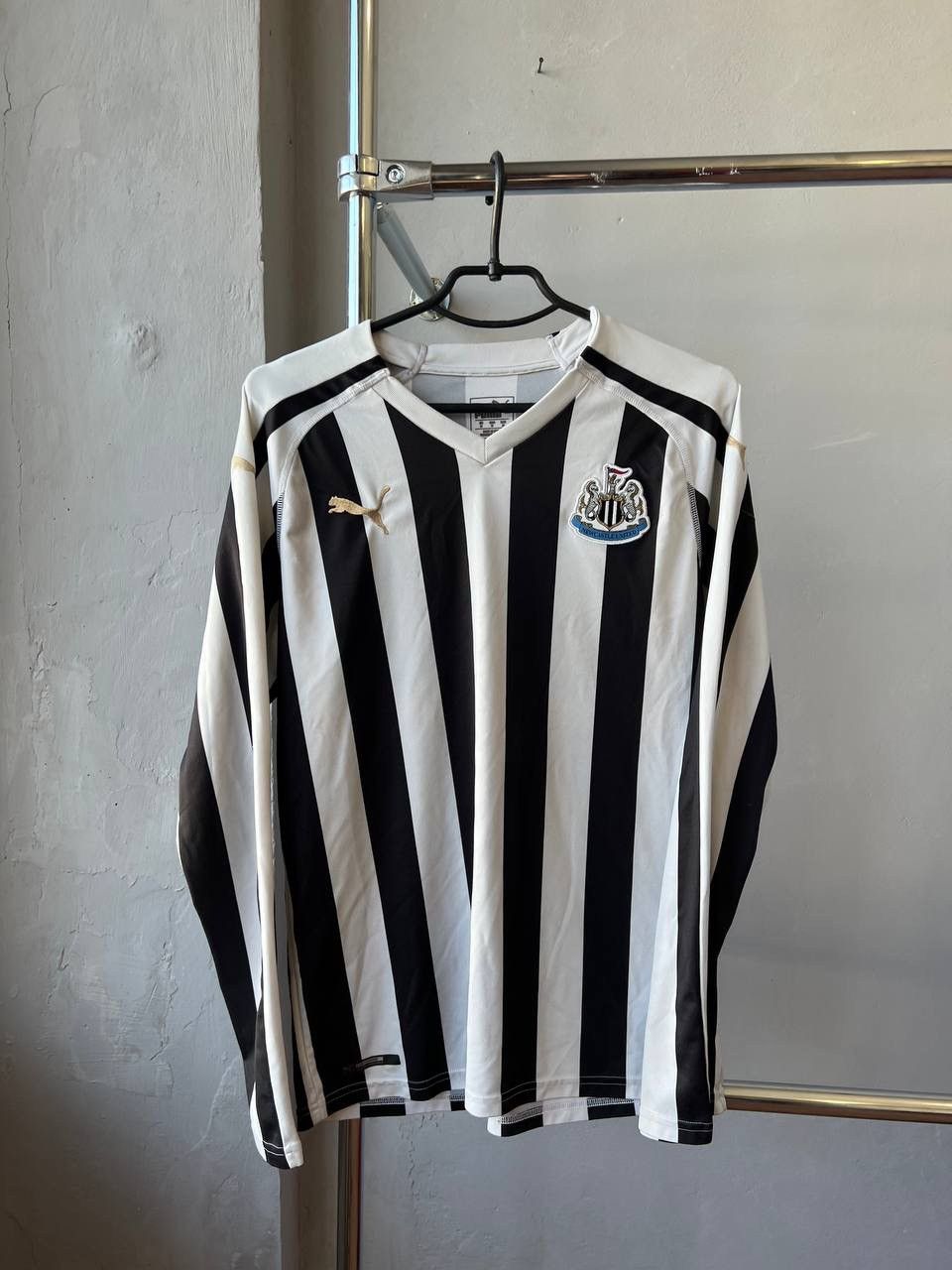 Puma 2018/19 NEWCASTLE UNITED #12 HOME SOCCER FOOTBALL JERSEY M Size US M / EU 48-50 / 2 - 2 Thumbnail