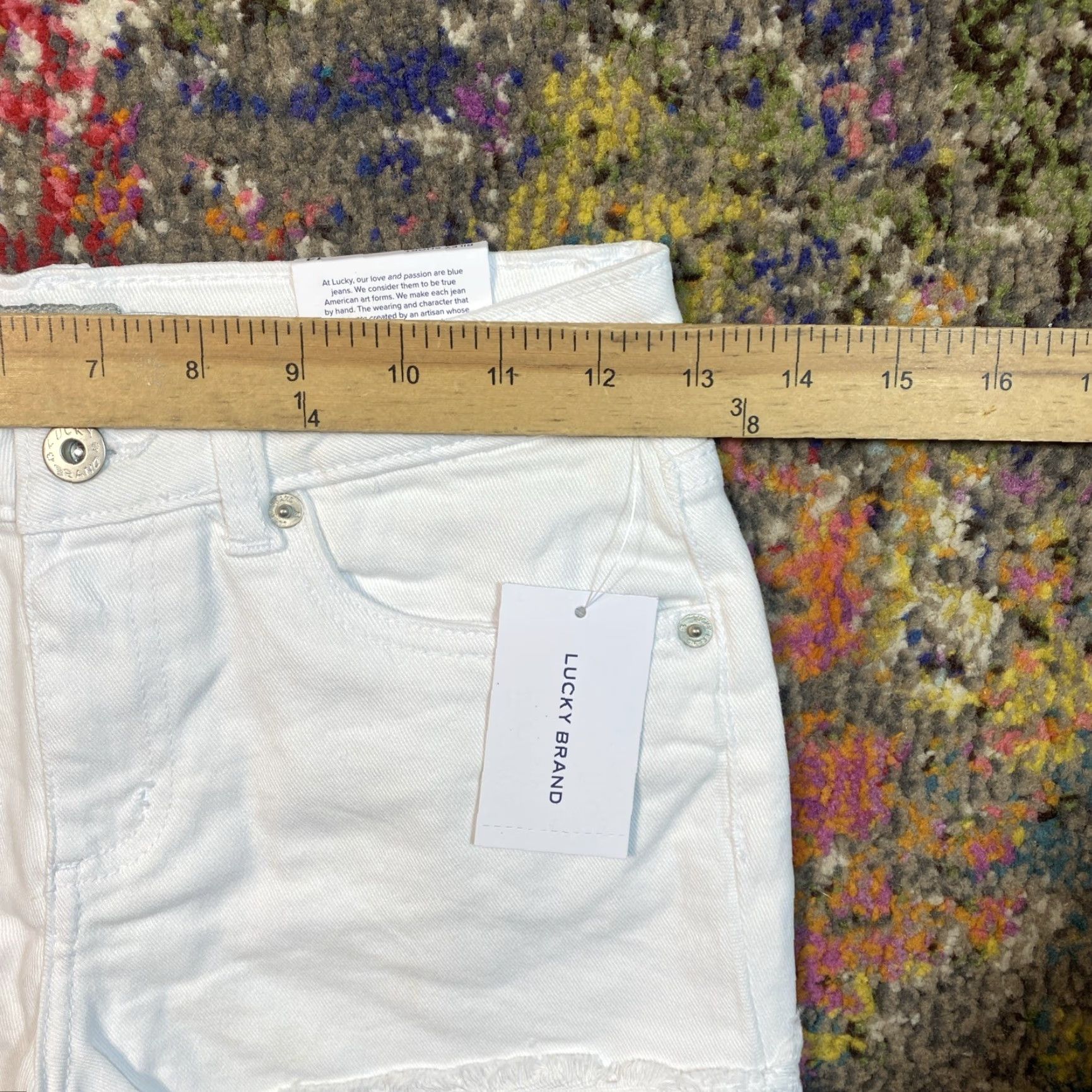 Lucky Brand Lucky Brand Riley Shorts Womens 14 White Cut Off Slim Fit Stretch Denim 2 Inseam 5-Pocket Casual Spring Summer Vintage? (No vintage) Size 36" / US 14 / IT 50 - 6 Thumbnail