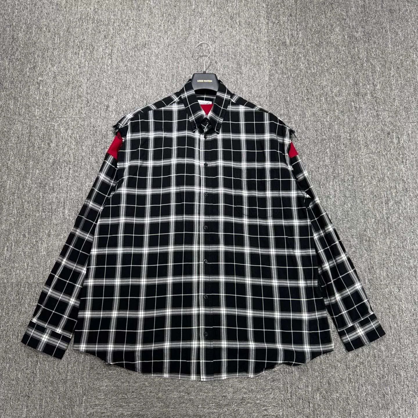 Balenciaga balenciaga two-layer shirt with checks. Size US XS / EU 42 / 0 - 1 Thumbnail