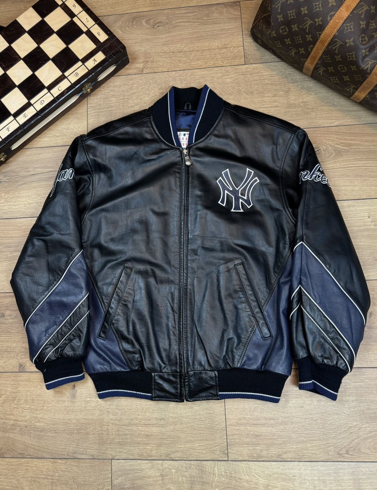 New York Yankees New York Yankees leather jacket original baseball retro item Size US L / EU 52-54 / 3 - 2 Thumbnail
