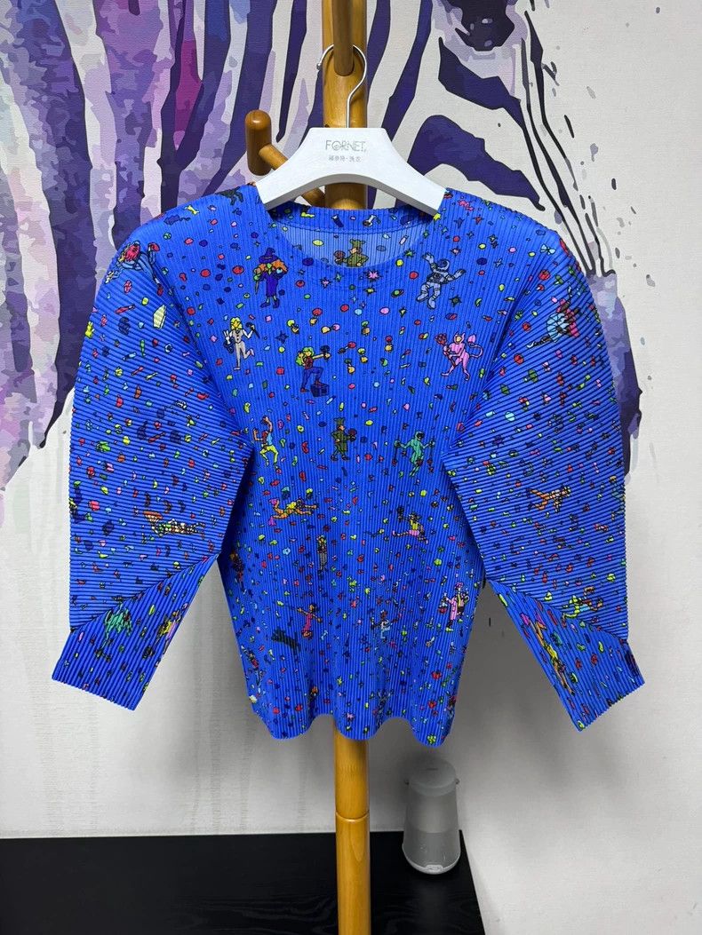 Issey Miyake Issey Miyake size:5 Blue sports figure limited edition top Size M / US 6-8 / IT 42-44 - 1 Thumbnail