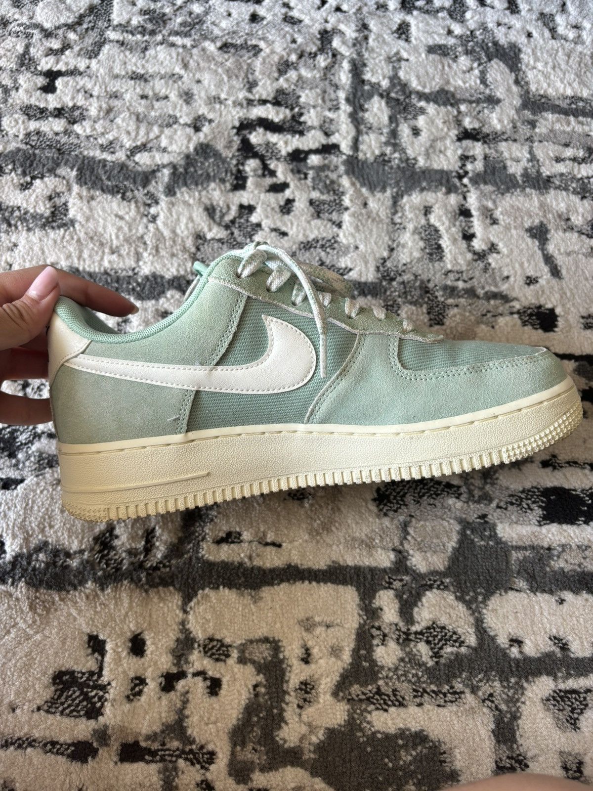 Nike 2022 Nike Air Force 1 ‘07 LV8 ‘Certified Fresh-Enamel Green’ Size US 7 / EU 40 - 5 Thumbnail