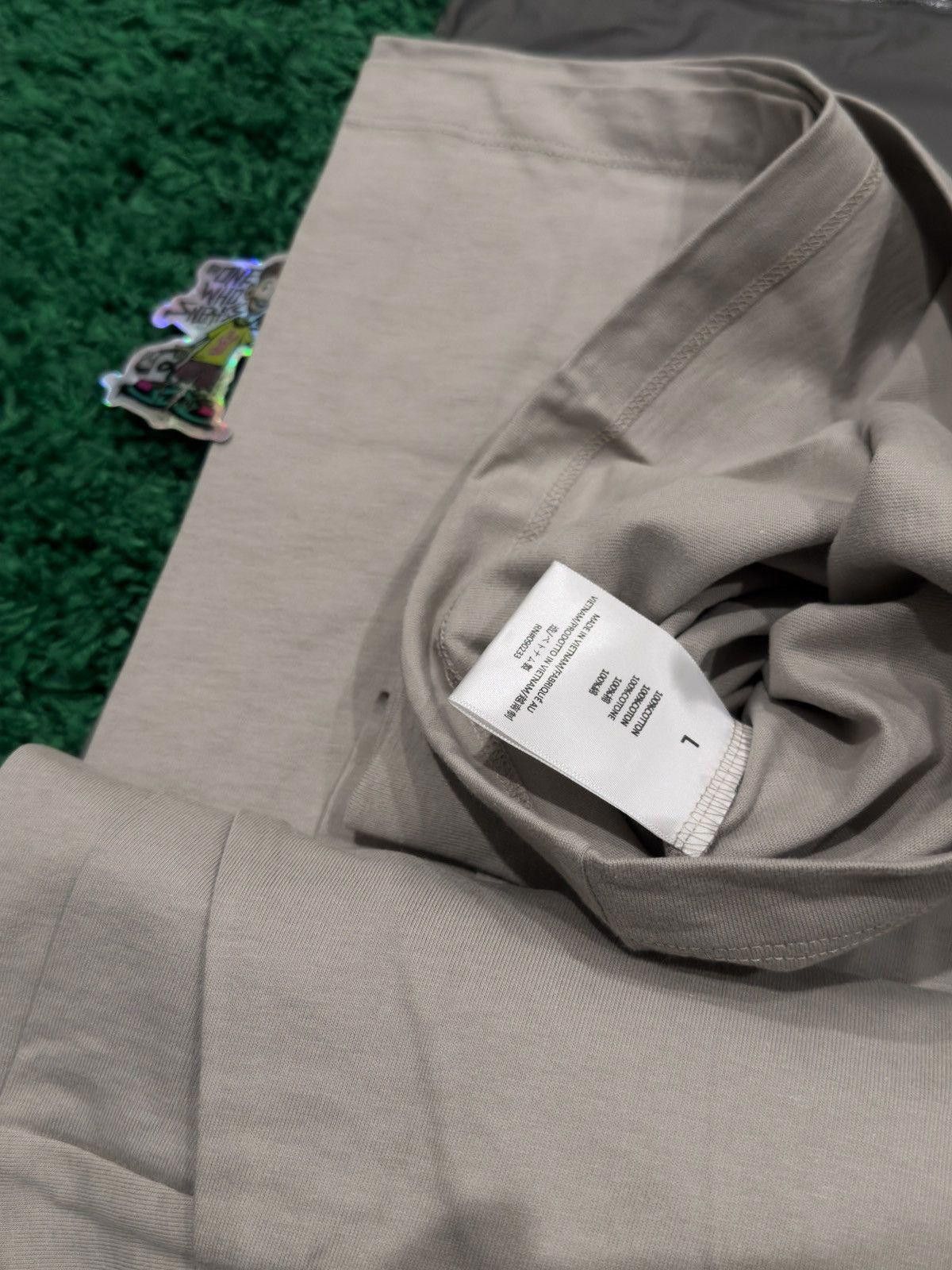 Fear of God Fear of God Essentials L/S Tee Smoke Size Large Size US L / EU 52-54 / 3 - 7 Thumbnail