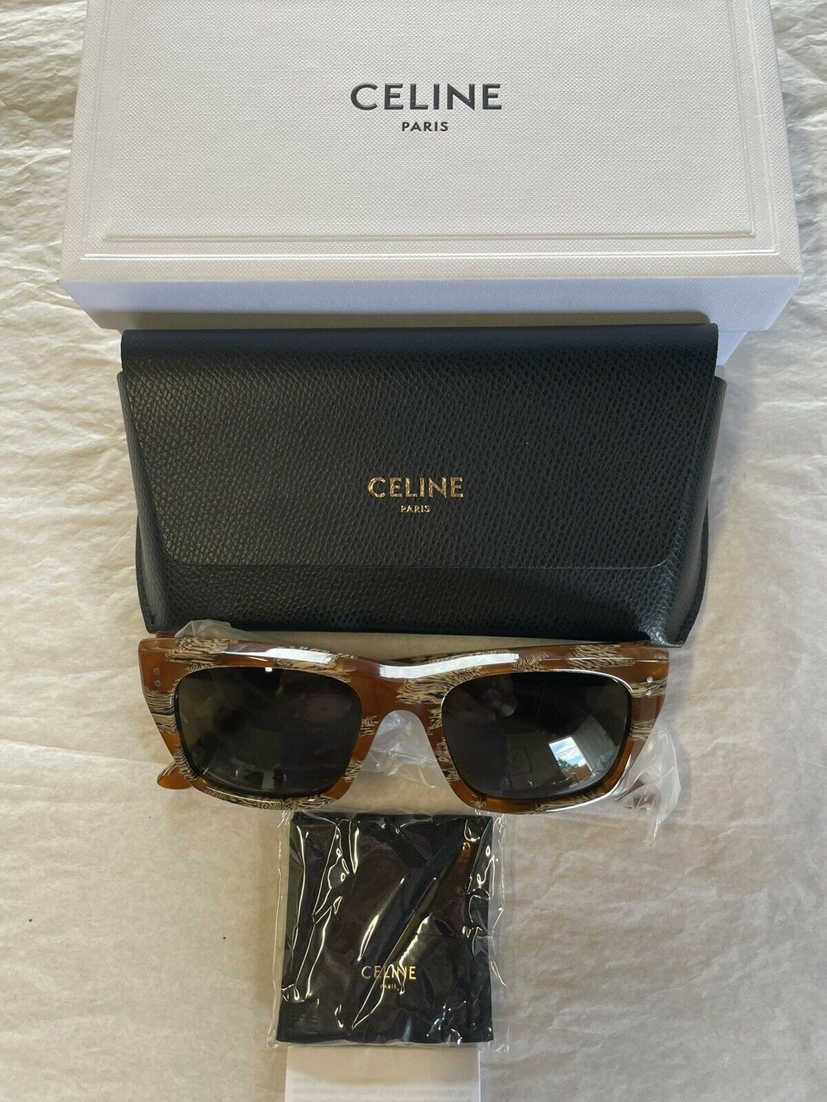 Celine Celine CL40060I 62E Brown Horn Rectangular Unisex Sunglasses Size ONE SIZE - 5 Thumbnail