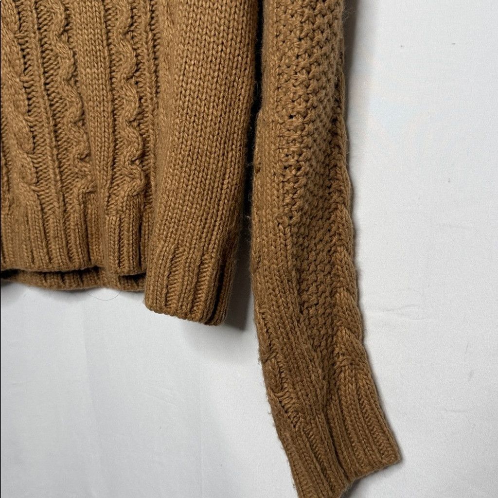 Elie Tahari Elie. Tahari cable knit tan crew neck pullover sweater sz M Size M / US 6-8 / IT 42-44 - 3 Thumbnail