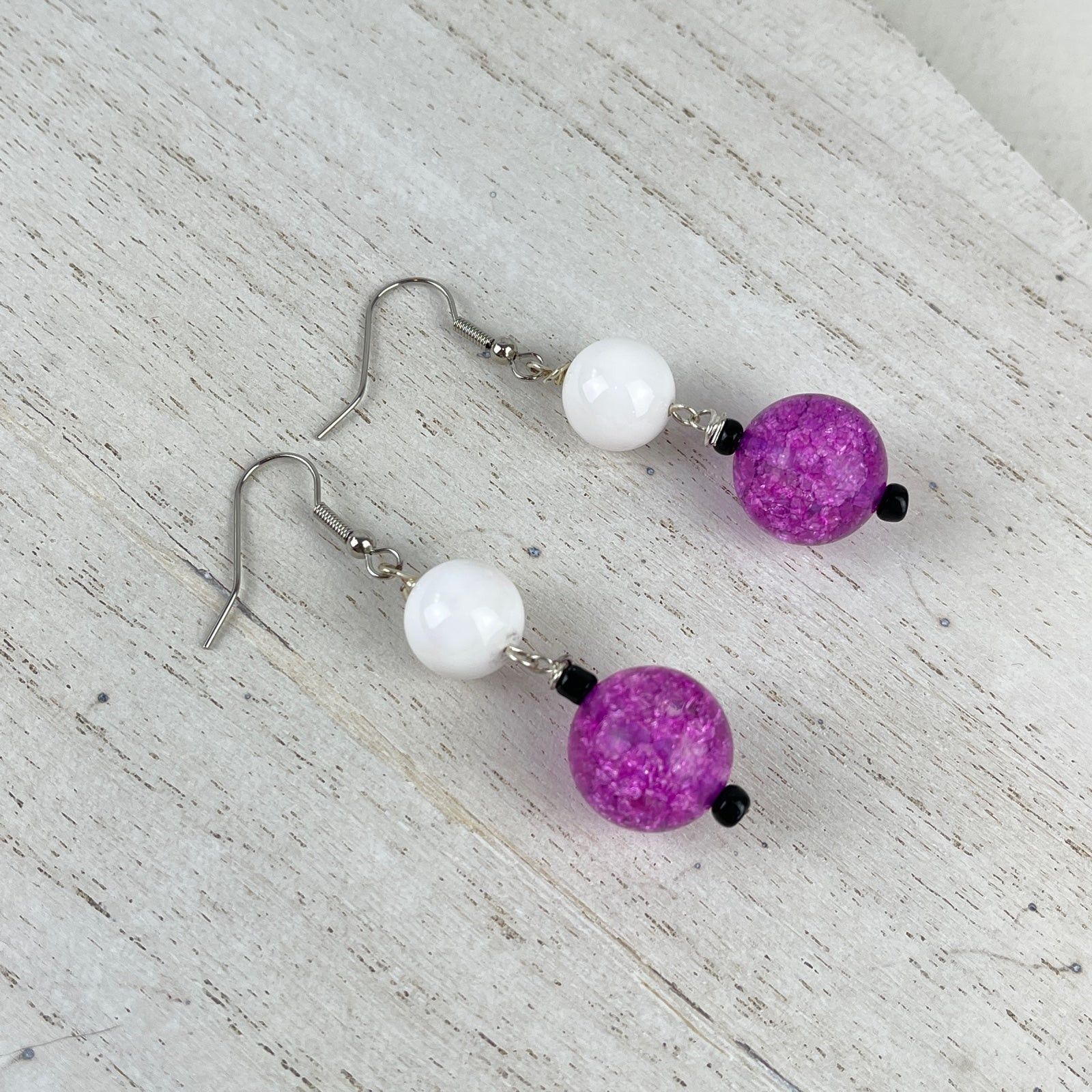Handmade Crackle Glass Magenta Cream White Bead Earrings Handmade Size ONE SIZE - 10 Thumbnail