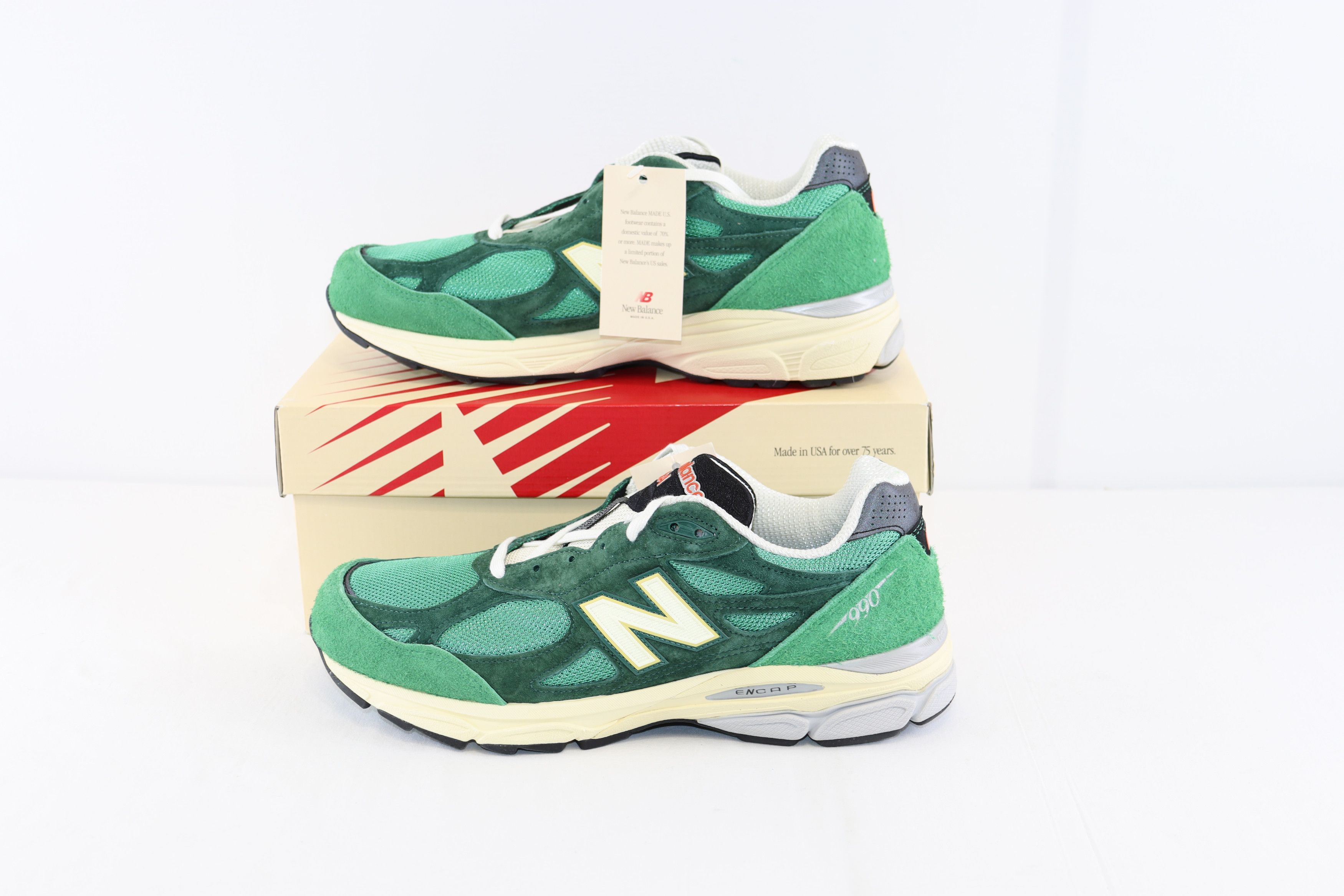 New Balance o1rshd1 990 V3 sneakers in Green/Gold Size US 11.5 / EU 44-45 - 14 Thumbnail