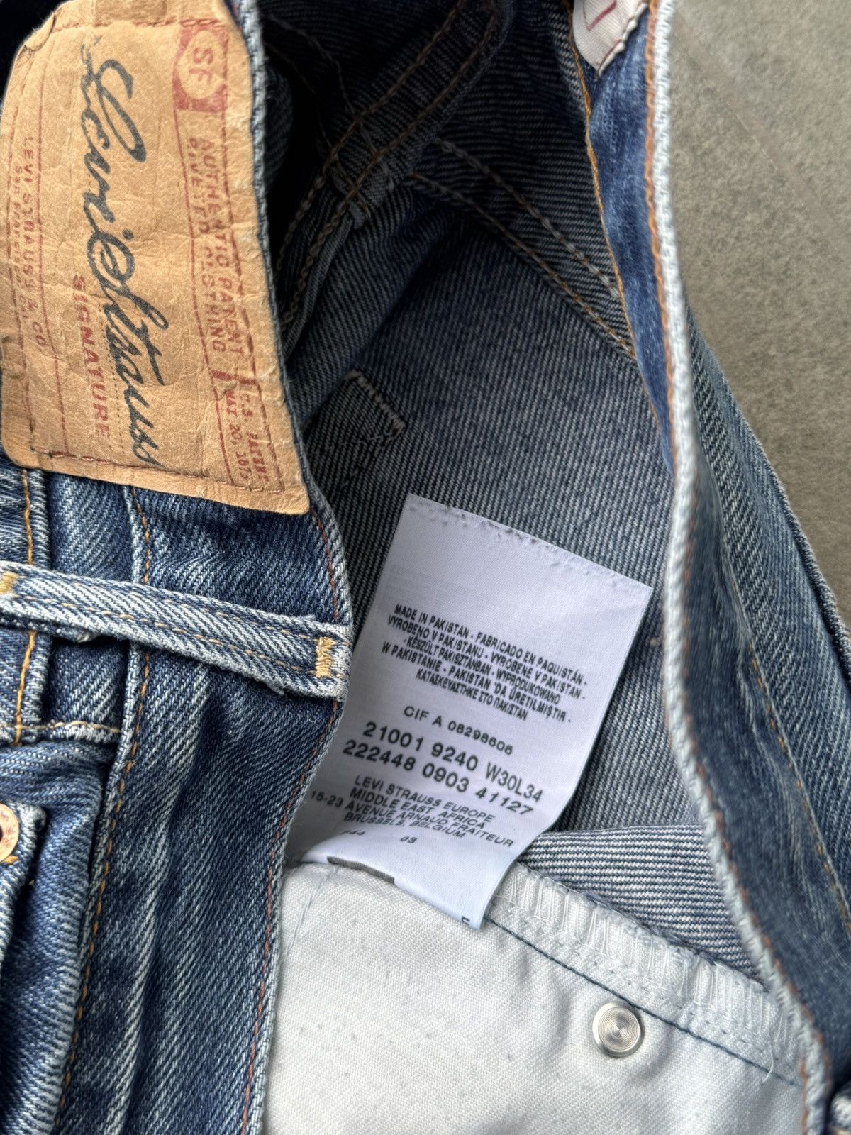 Levi's Vintage Levi's Signature Flared Jeans Washed Y2K Avantgarde Size US 30 / EU 46 - 7 Thumbnail