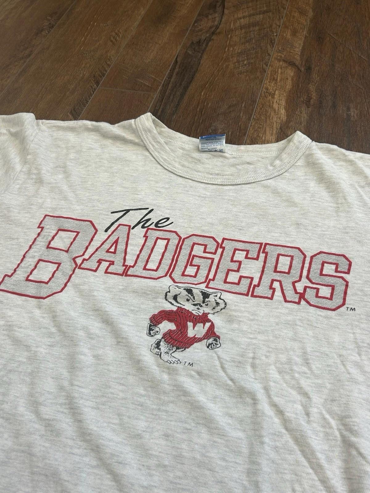 Champion Vintage 80s Champion Made in USA Wisconsin Badgers T Shirt Size US L / EU 52-54 / 3 - 1 Thumbnail