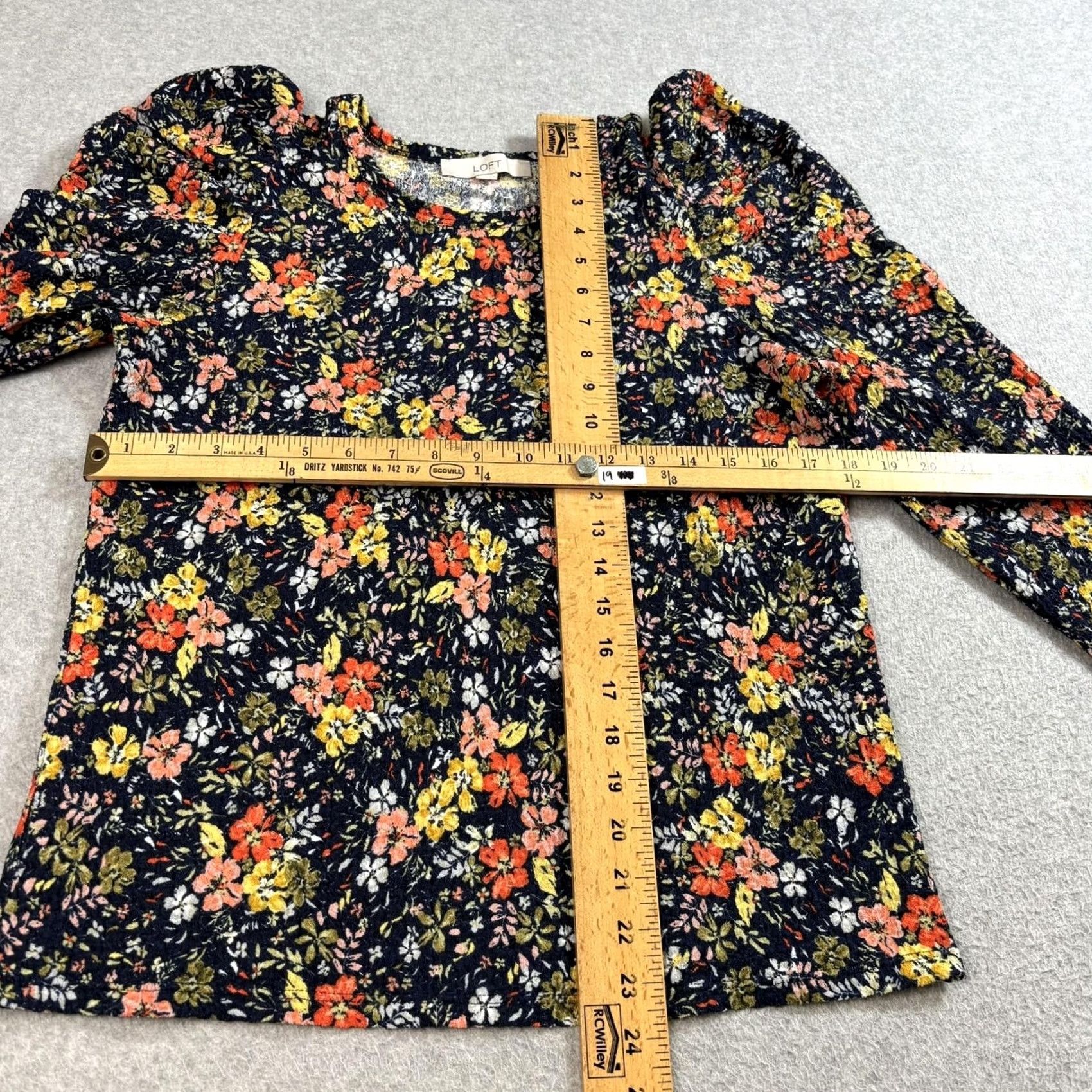Loft LOFT Shirt Womens Medium Navy Floral Puff Sleeve Long Sleeve Boho Casual Blouse M Navy Floral Pattern Womens LOFT Size M / US 6-8 / IT 42-44 - 7 Thumbnail