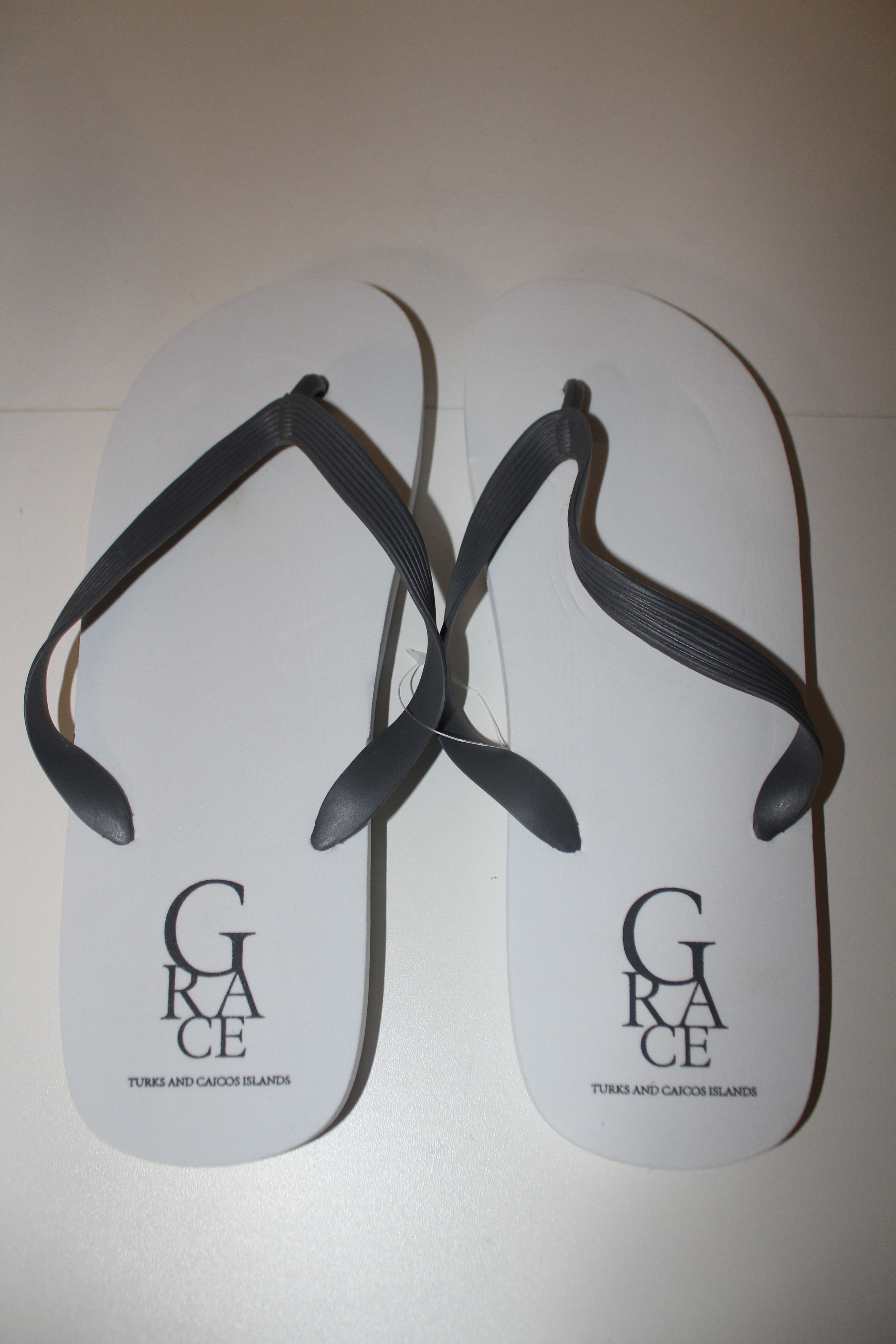 Other Turks & Caicos Grace Bay Club Men’s/Women’s Flip Flops Size US 7 / IT 37 - 1 Thumbnail