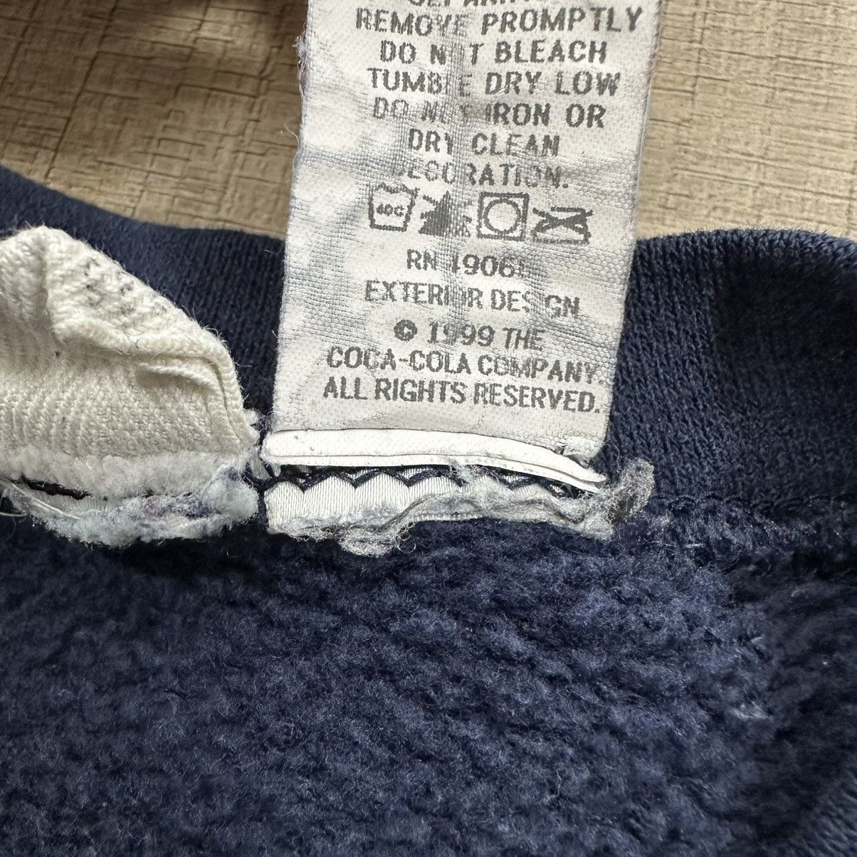 Coca Cola Vintage 1999 Coca Cola Polar Bear Crewneck Sweatshirt Size US L / EU 52-54 / 3 - 9 Thumbnail