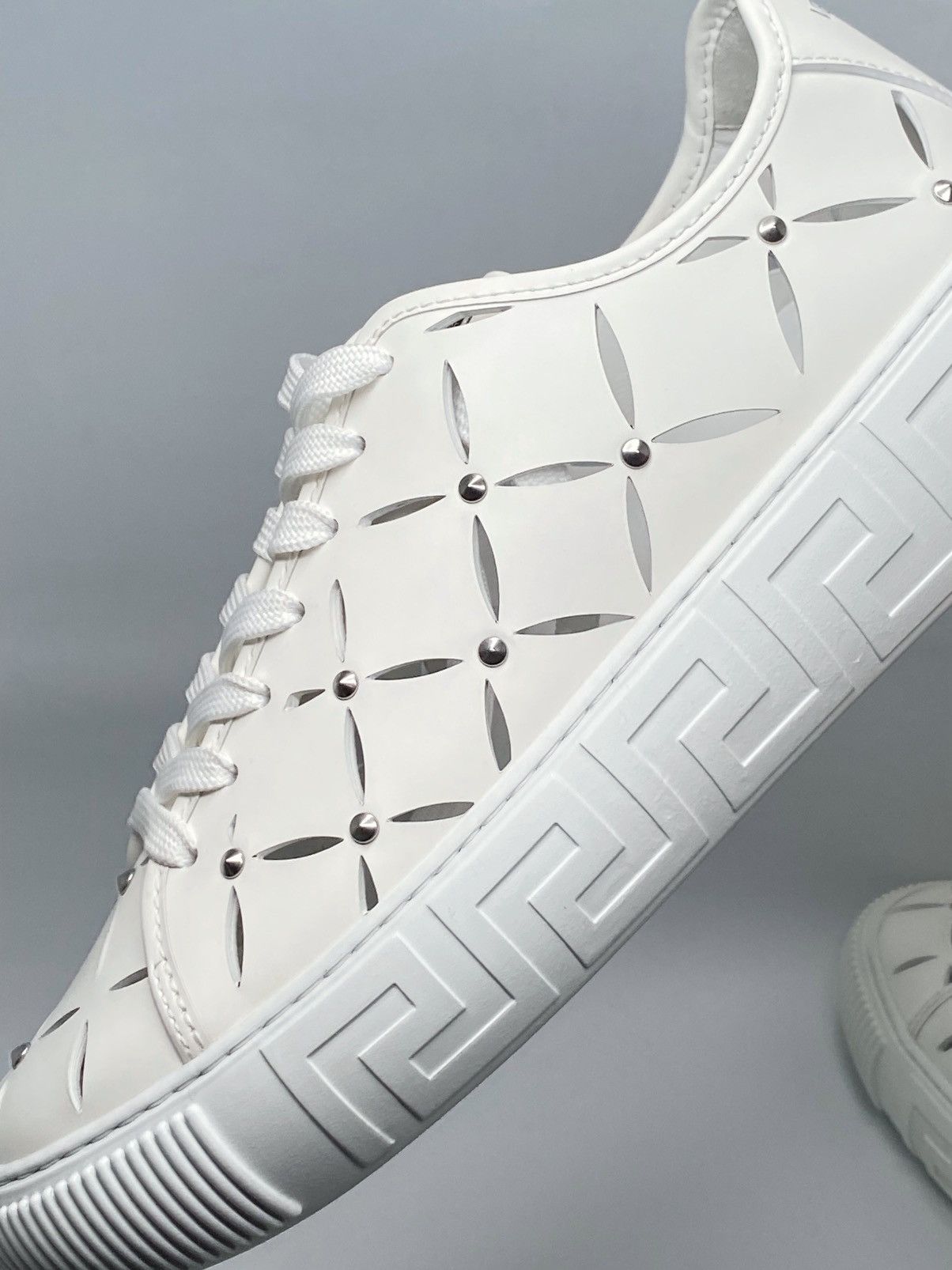 Versace Versace Laser-Cut Low-Top Leather Sneakers size 42/us size 9 Size US 9 / EU 42 - 11 Thumbnail