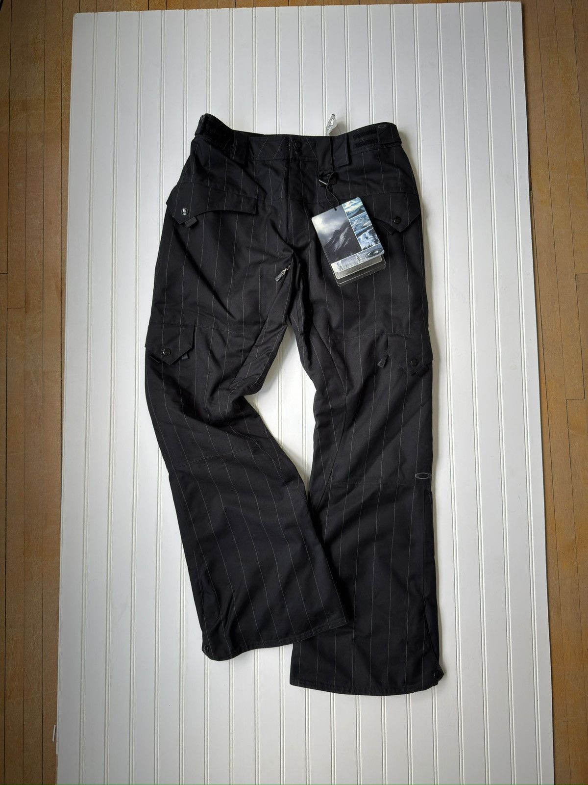 Oakley Oakley Software Black Pinstripe Ski Snowboard Pants Size LG Size US 36 / EU 52 - 1 Thumbnail
