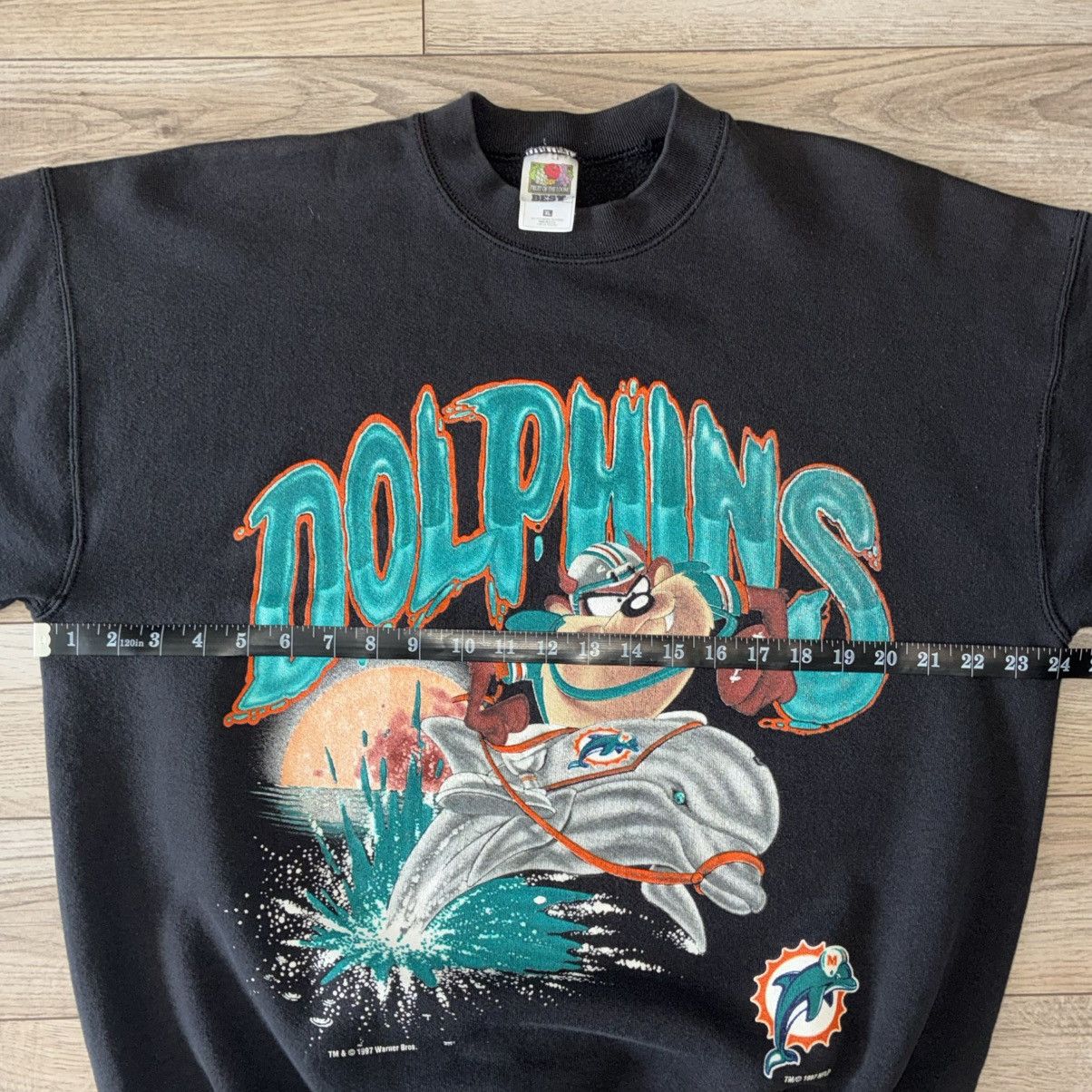 Warner Bros 90s Miami Dolphins Taz Tasmanian Devil crewneck sweatshirt Size US XL / EU 56 / 4 - 6 Thumbnail