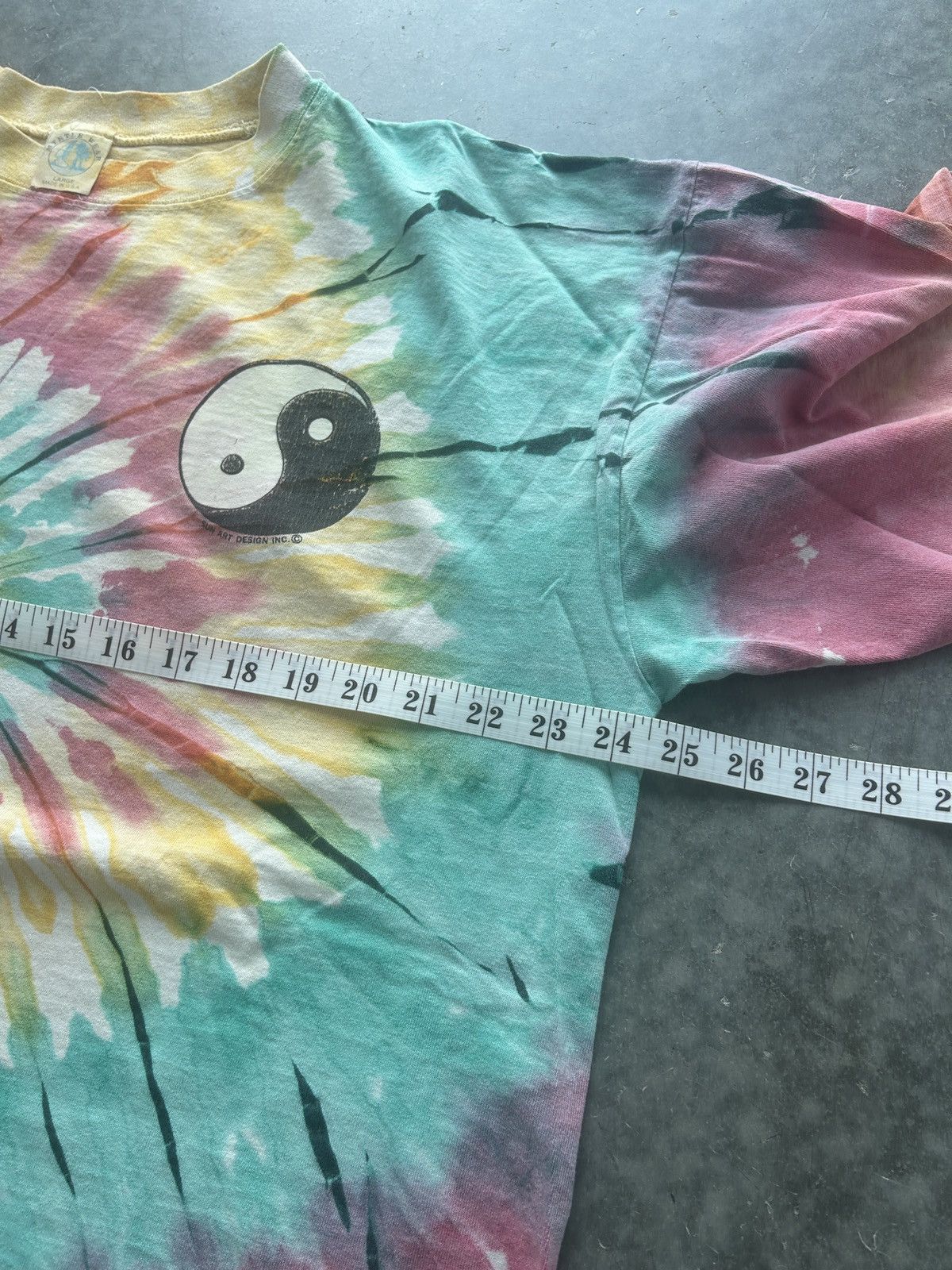 Vintage Vintage 90s Tie Dye Yin Yang Graphic Tee Size US XL / EU 56 / 4 - 8 Thumbnail